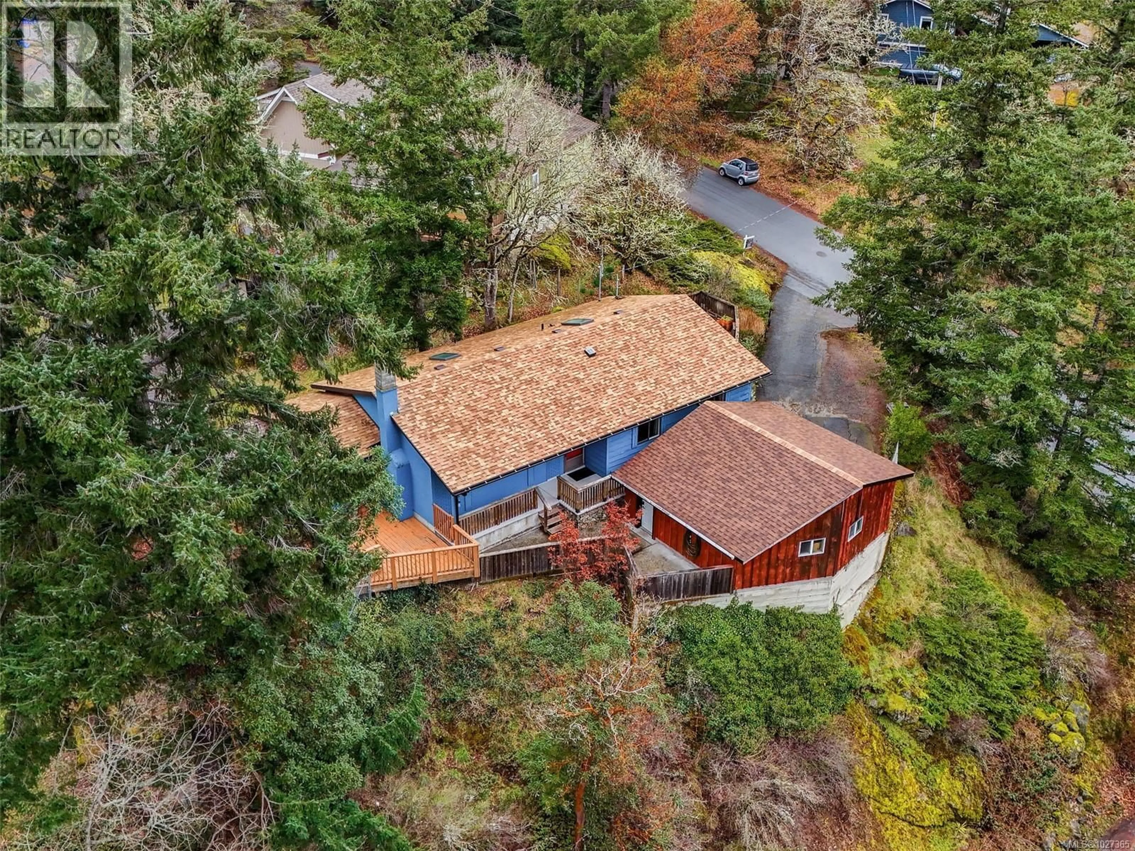 A pic from outside/outdoor area/front of a property/back of a property/a pic from drone, unknown for 905 GADE ROAD, Langford British Columbia V9B4Z6