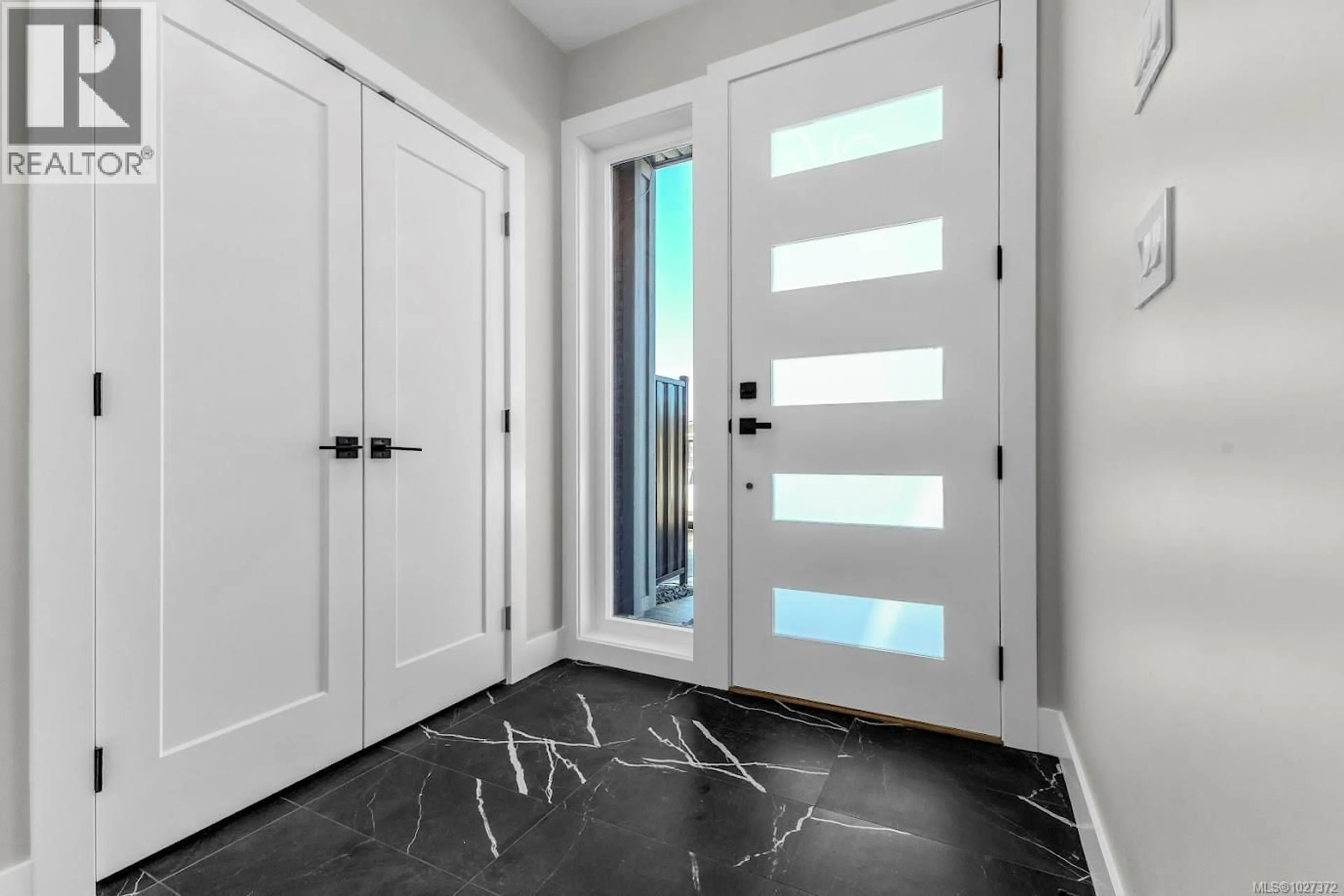 Indoor entryway for 3198 WOODRUSH DRIVE, Duncan British Columbia V9L0J9