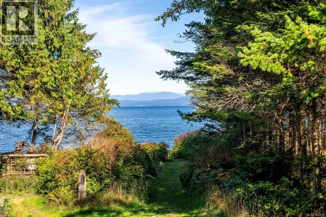 6300 ANDERSON DRIVE, Hornby Island 4