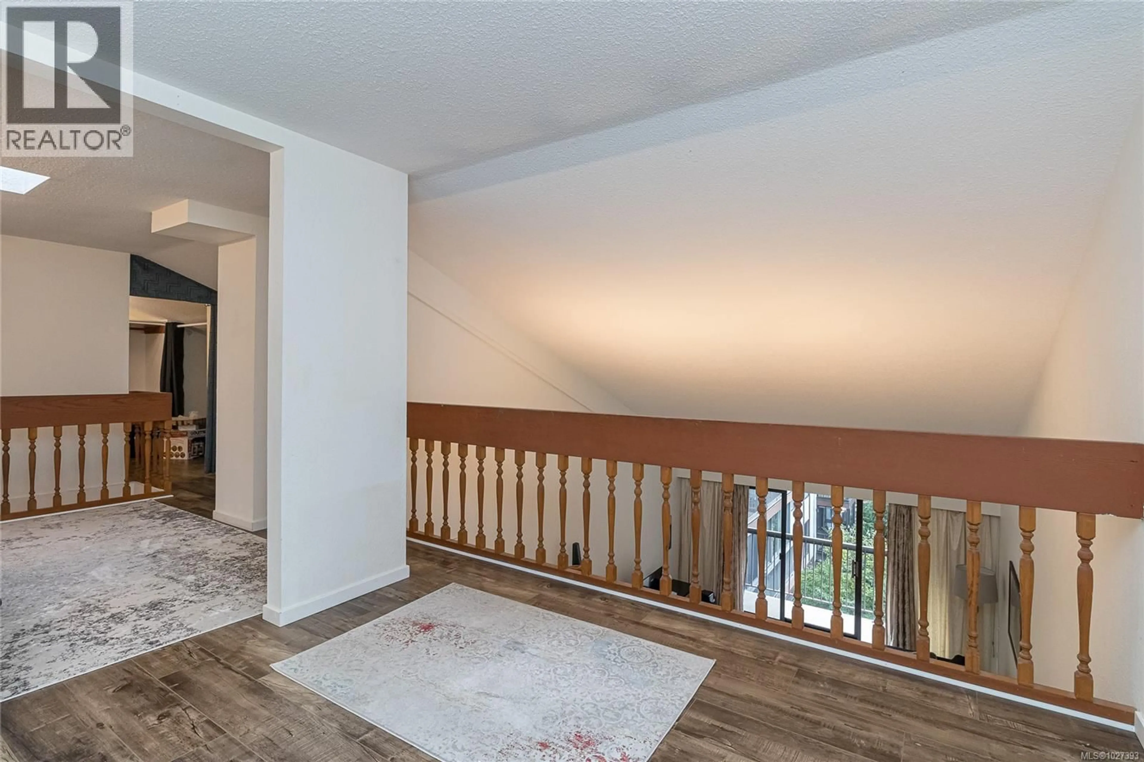 Indoor foyer for 419 - 1005 MCKENZIE AVENUE, Saanich British Columbia V8X4A9