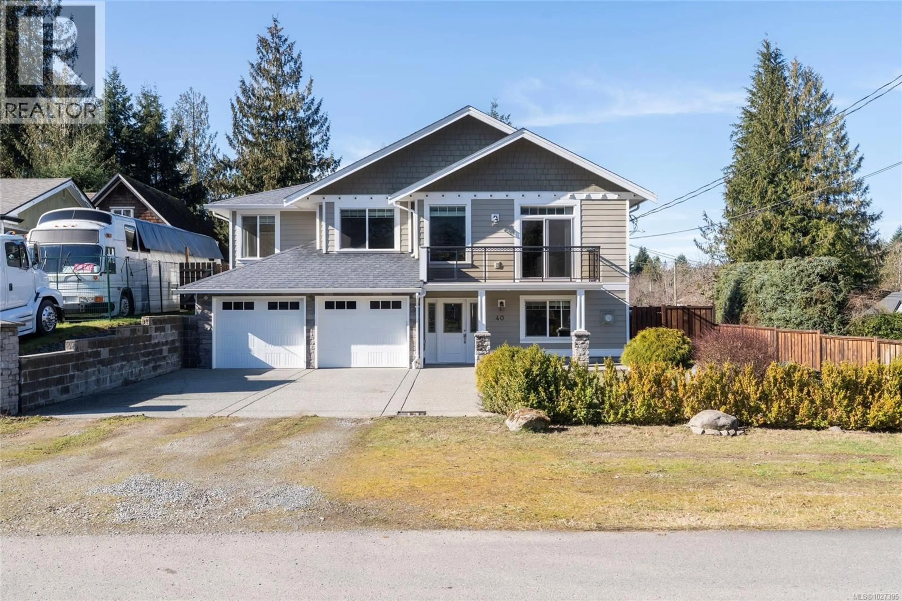 Home with vinyl exterior material, street for 40 SOMENOS STREET, Lake Cowichan British Columbia V0R2G0