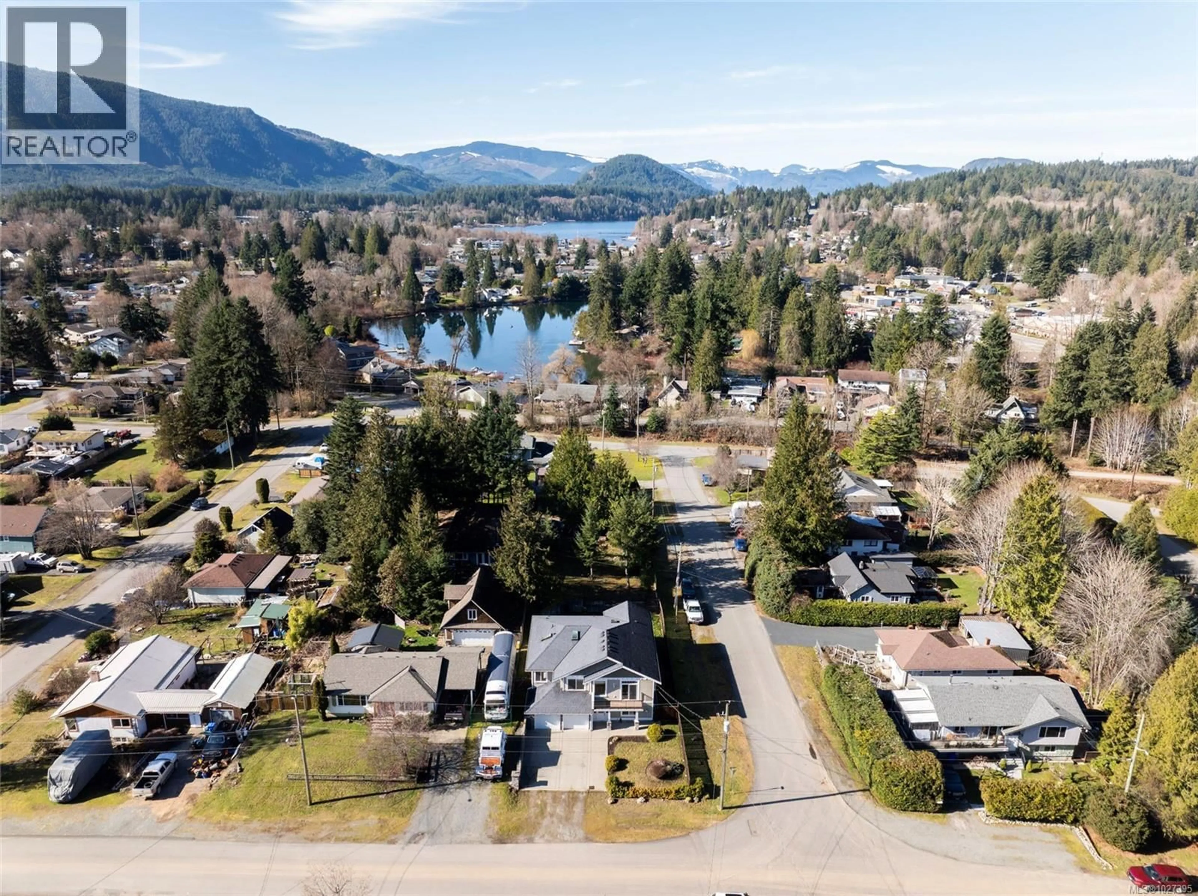 A pic from outside/outdoor area/front of a property/back of a property/a pic from drone, water/lake/river/ocean view for 40 SOMENOS STREET, Lake Cowichan British Columbia V0R2G0