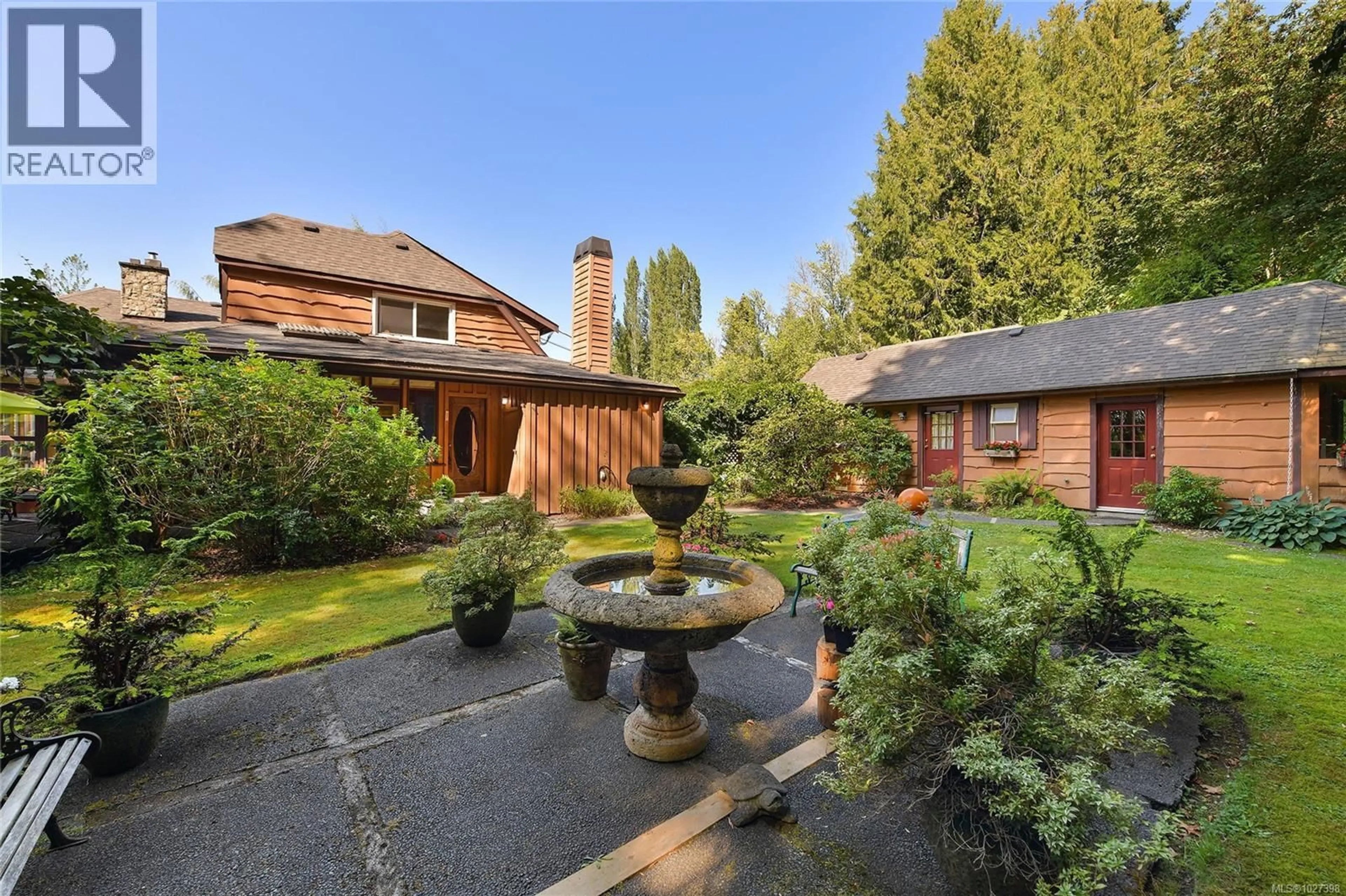 Patio, unknown for 1695 CULTRA AVENUE, Central Saanich British Columbia V8M1T1