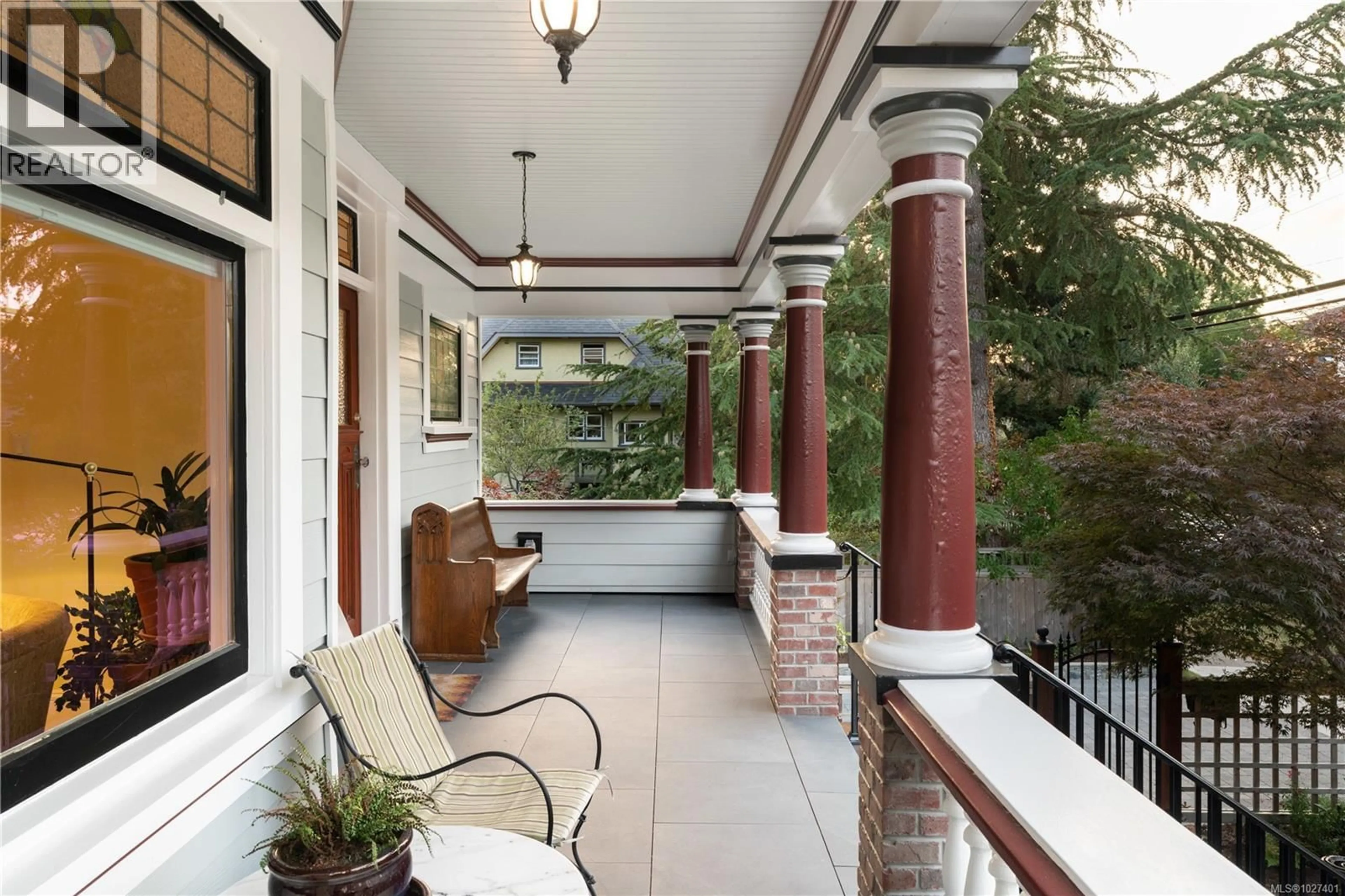 Patio, street for 1215 RICHARDSON STREET, Victoria British Columbia V8V3C9