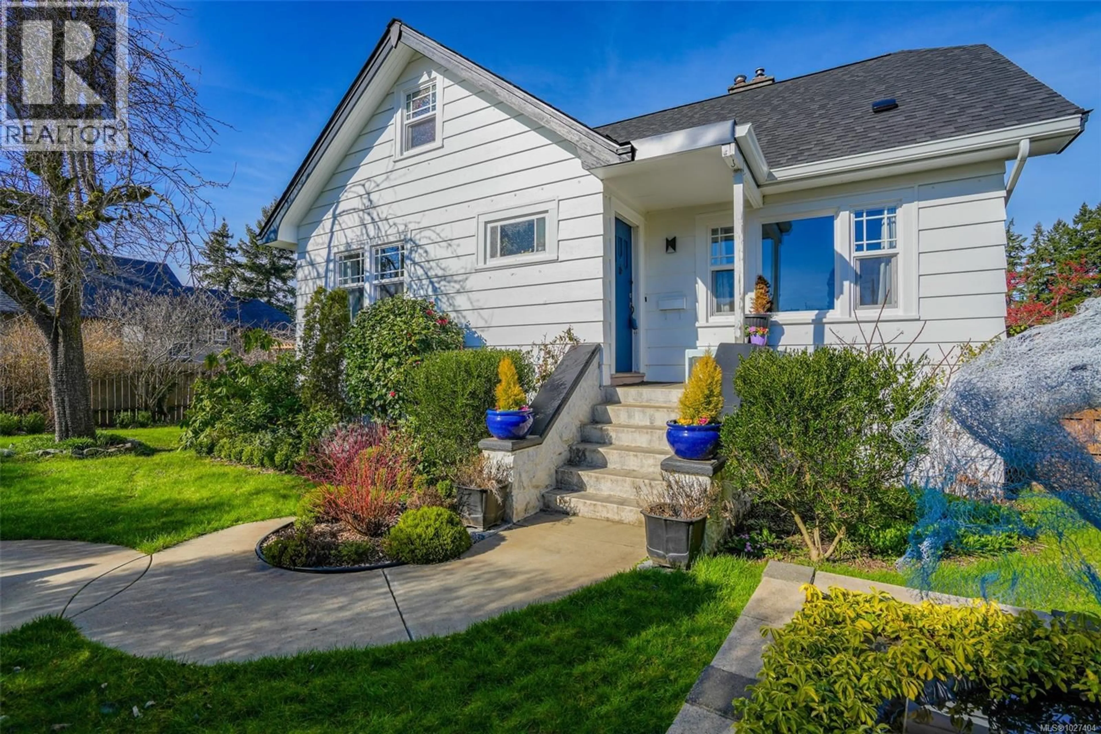 Home with vinyl exterior material, street for 4621 STRATHERN STREET, Port Alberni British Columbia V9Y3G2