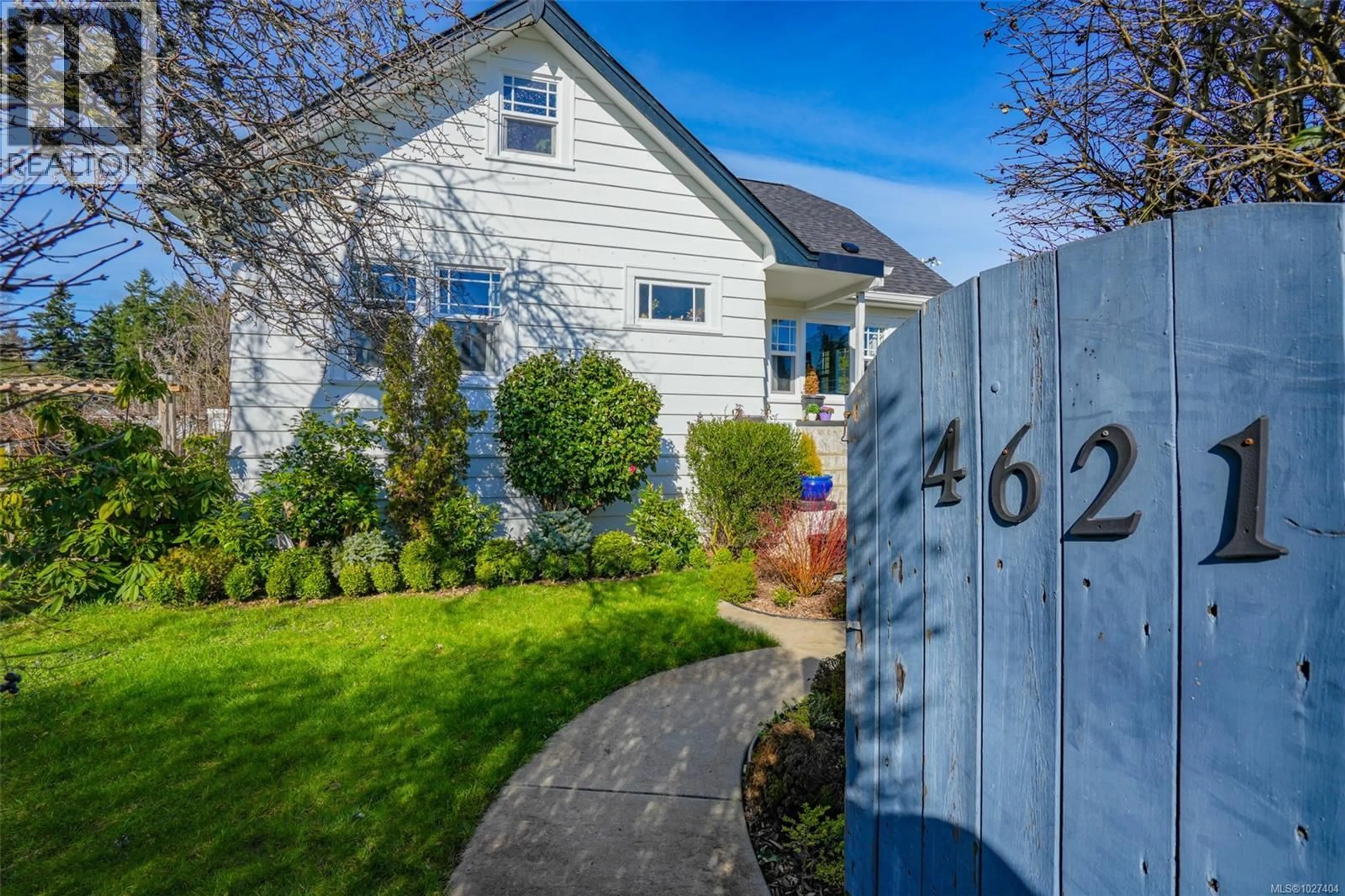 Home with vinyl exterior material, street for 4621 STRATHERN STREET, Port Alberni British Columbia V9Y3G2