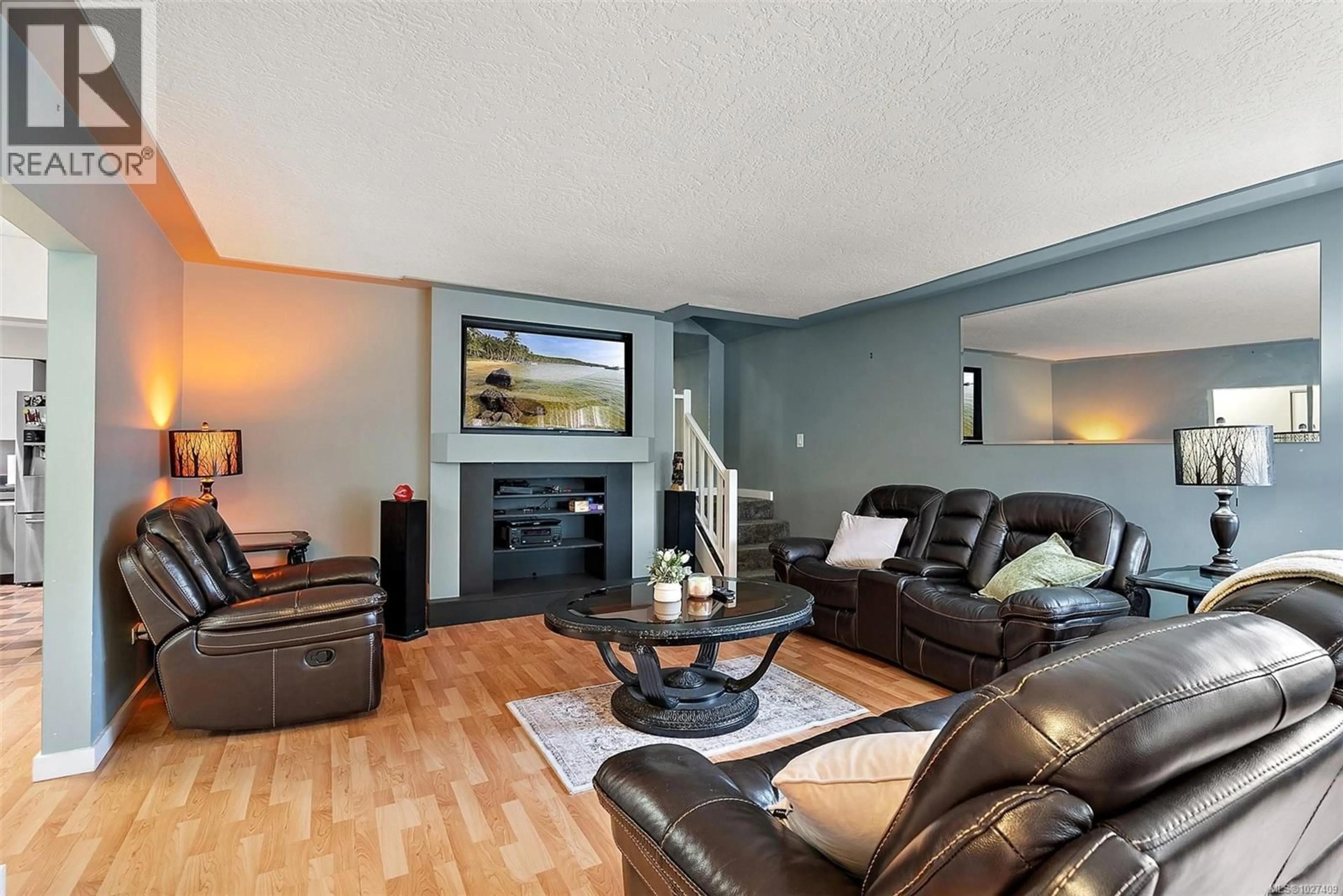 Living room with furniture, unknown for 2183 FOUL BAY ROAD, Oak Bay British Columbia V8R5B1