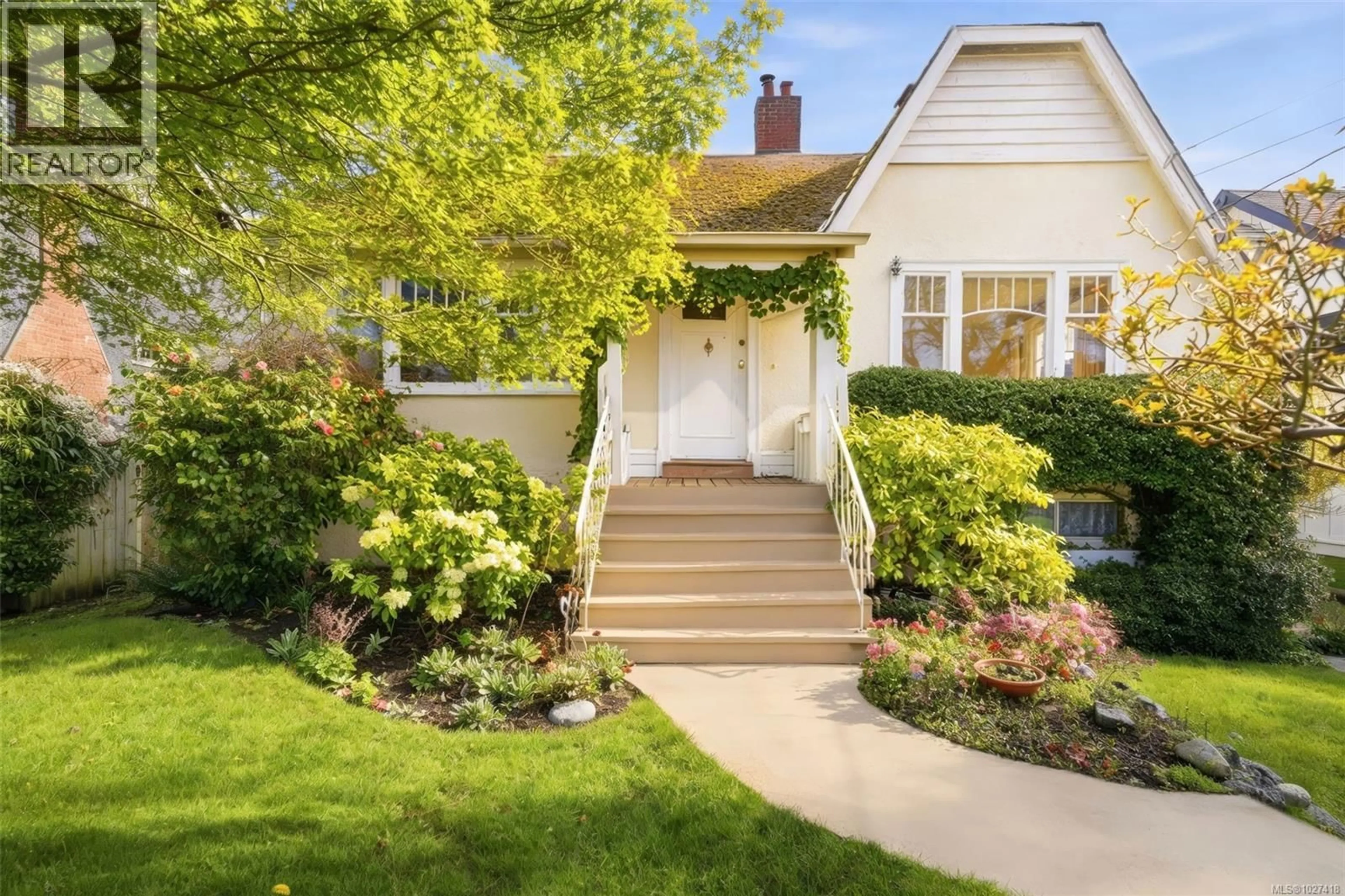 Unknown for 1043 ROSLYN ROAD, Oak Bay British Columbia V8S4R4