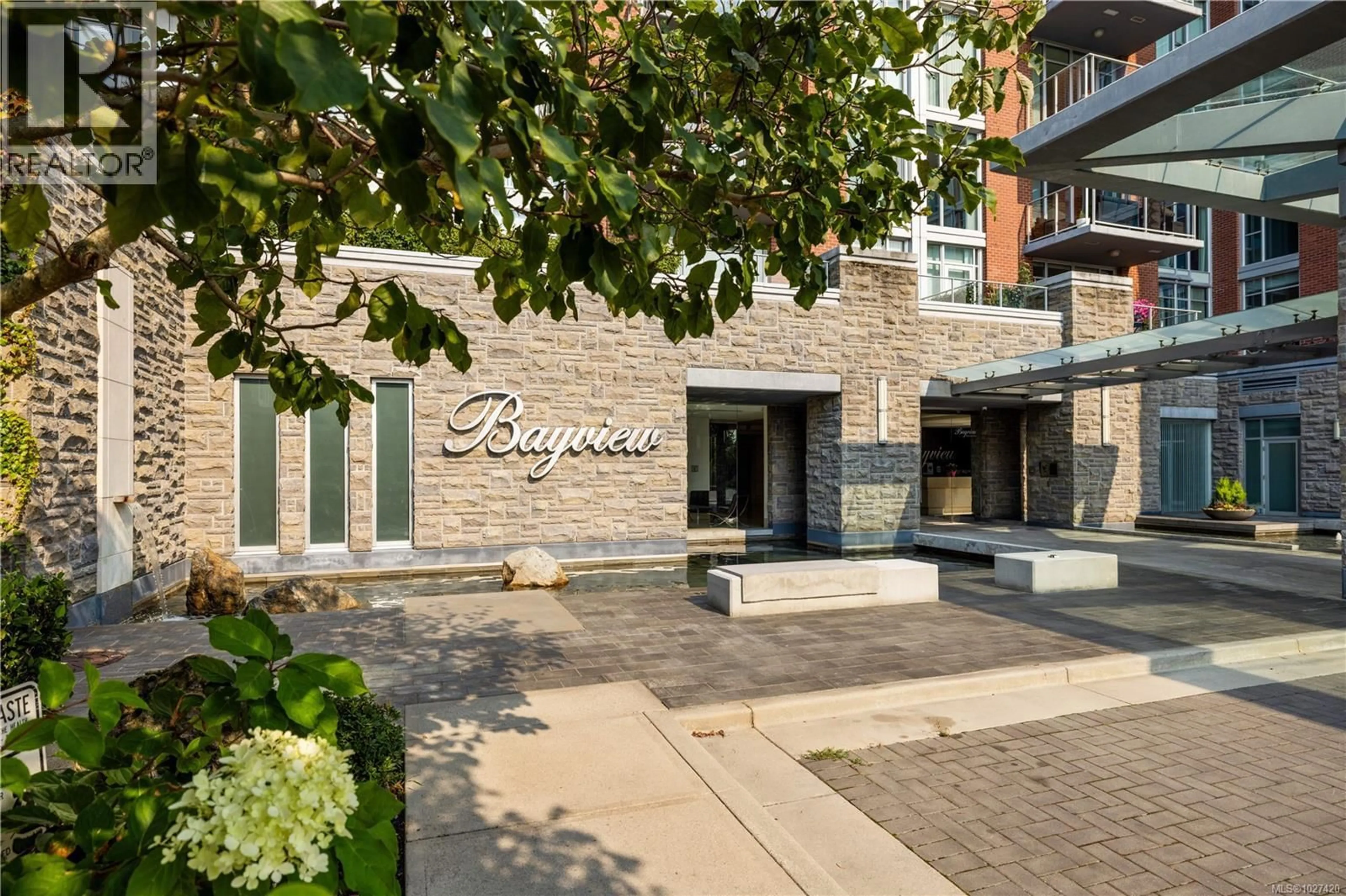 Indoor foyer for 210 - 100 SAGHALIE ROAD, Victoria British Columbia V9A0A1