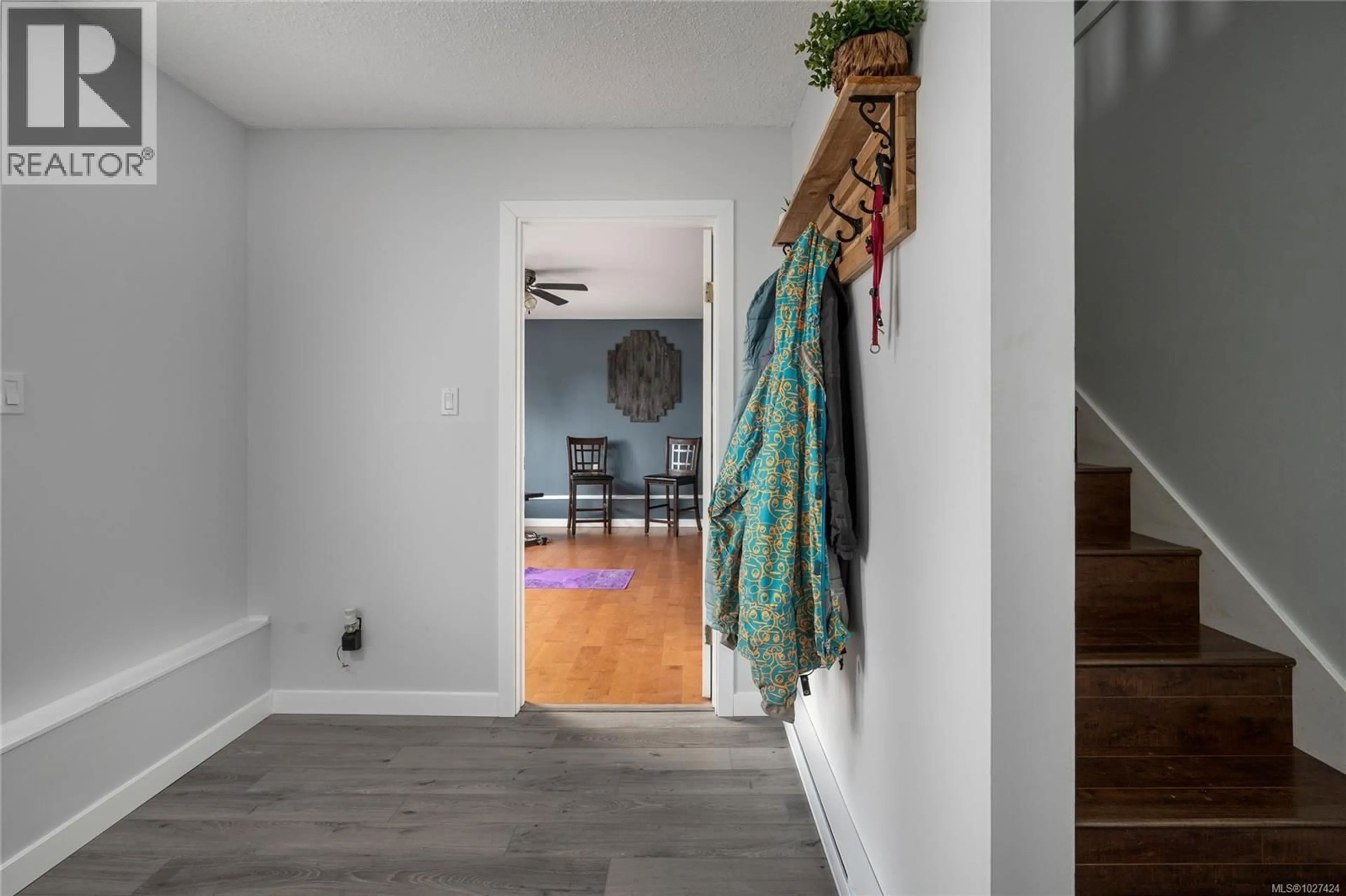 Indoor entryway for 173 CADBORO PLACE, Nanaimo British Columbia V9R6J3