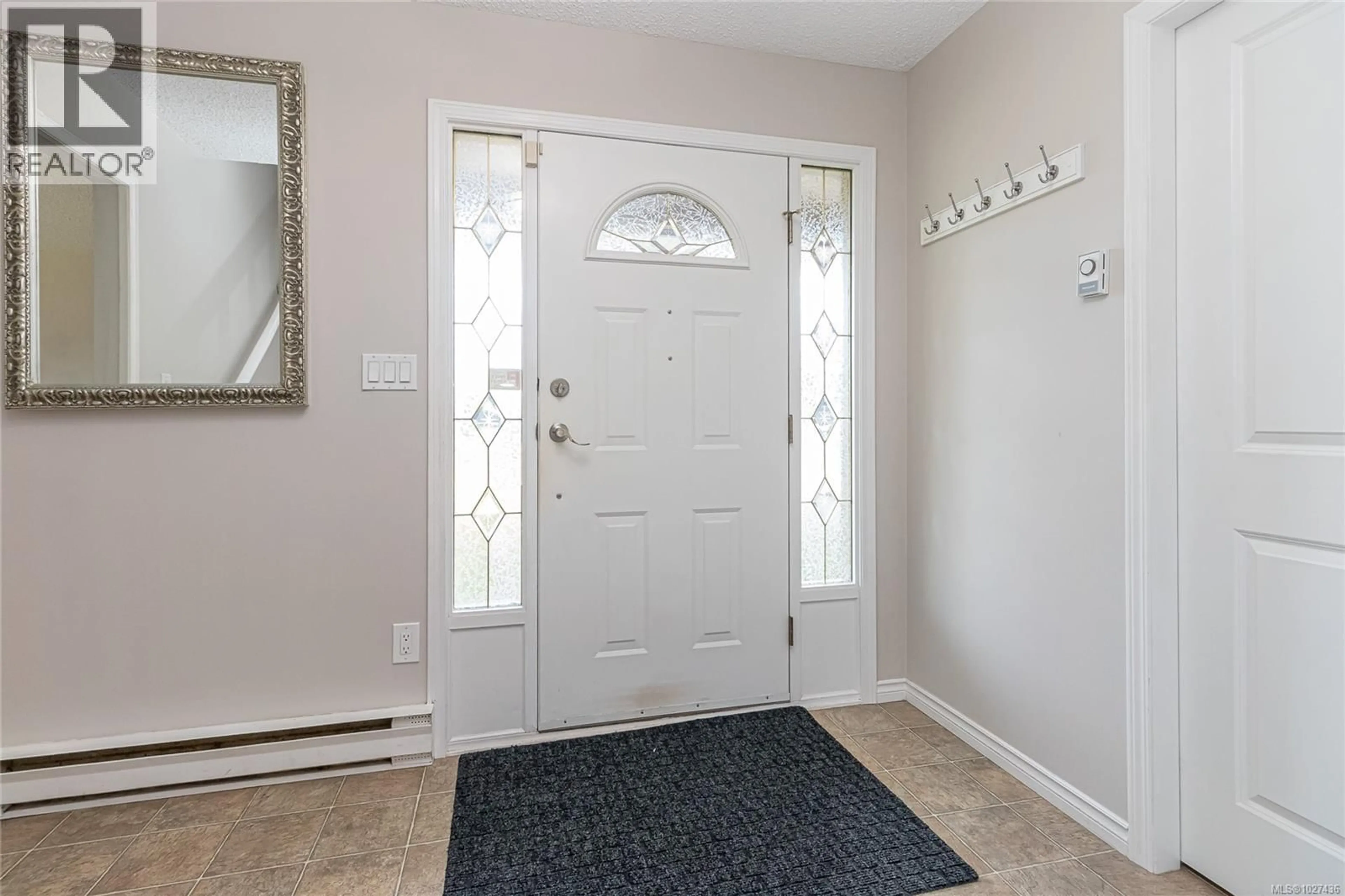 Indoor entryway for 5579 KENWILL DRIVE, Nanaimo British Columbia V9T5M5