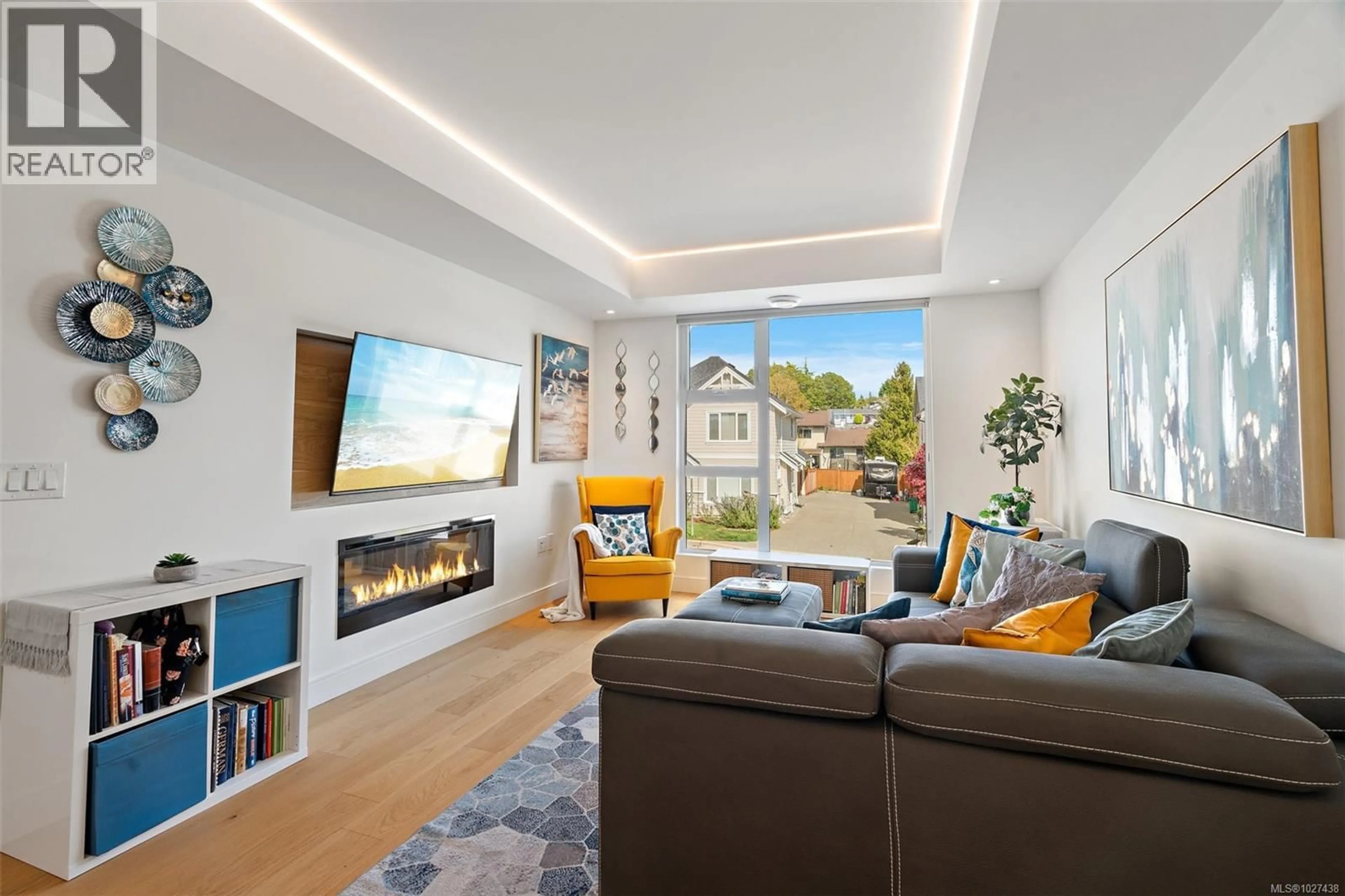 Living room with furniture, unknown for 26 - 4253 DIEPPE ROAD, Saanich British Columbia V8X2N2