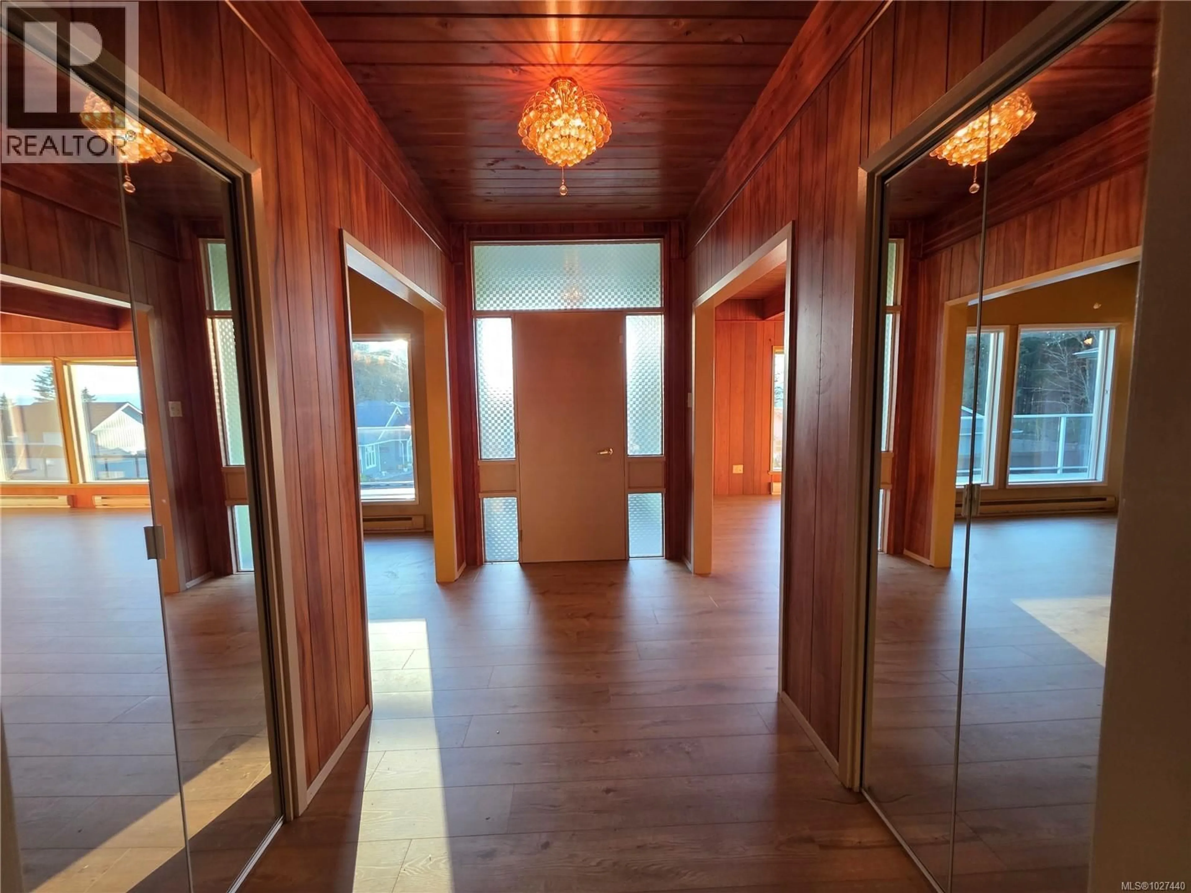 Indoor foyer for 3503 16TH AVENUE, Port Alberni British Columbia V9Y5C9