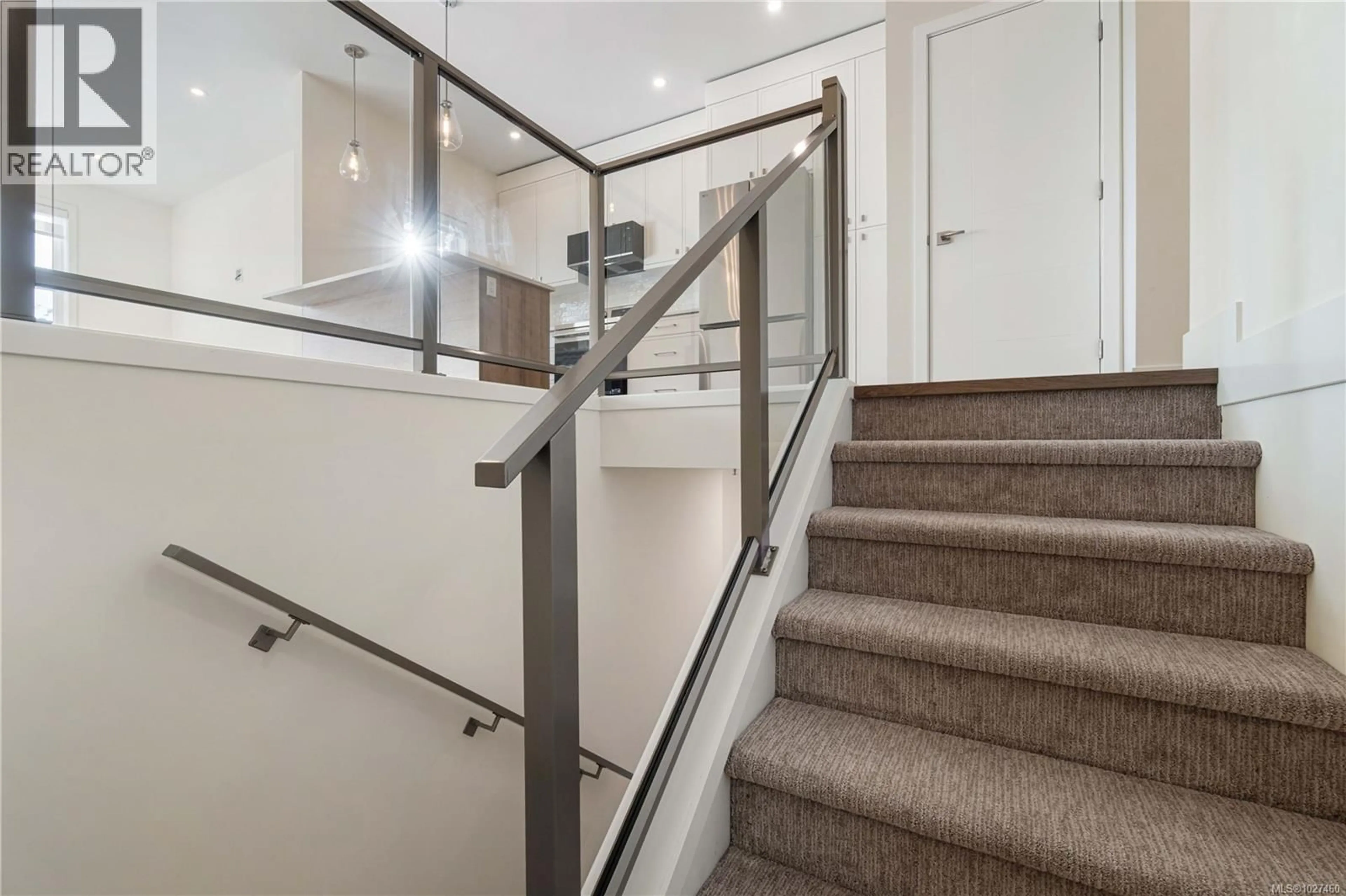 Stairs for 1521 MARBAN ROAD, Nanaimo British Columbia V9X1A1