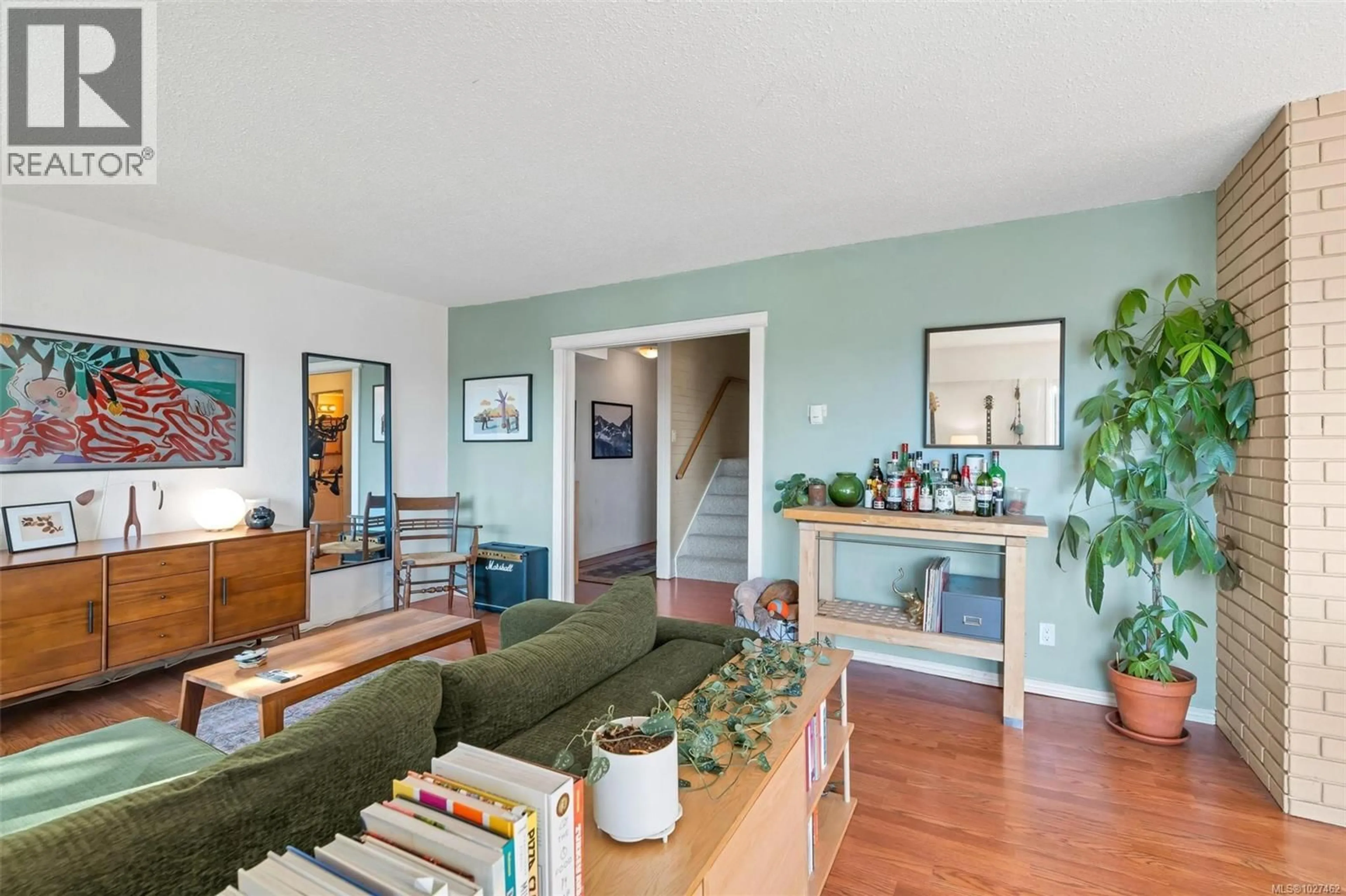 Living room with furniture, unknown for 4 - 840 CRAIGFLOWER ROAD, Esquimalt British Columbia V9A2X1