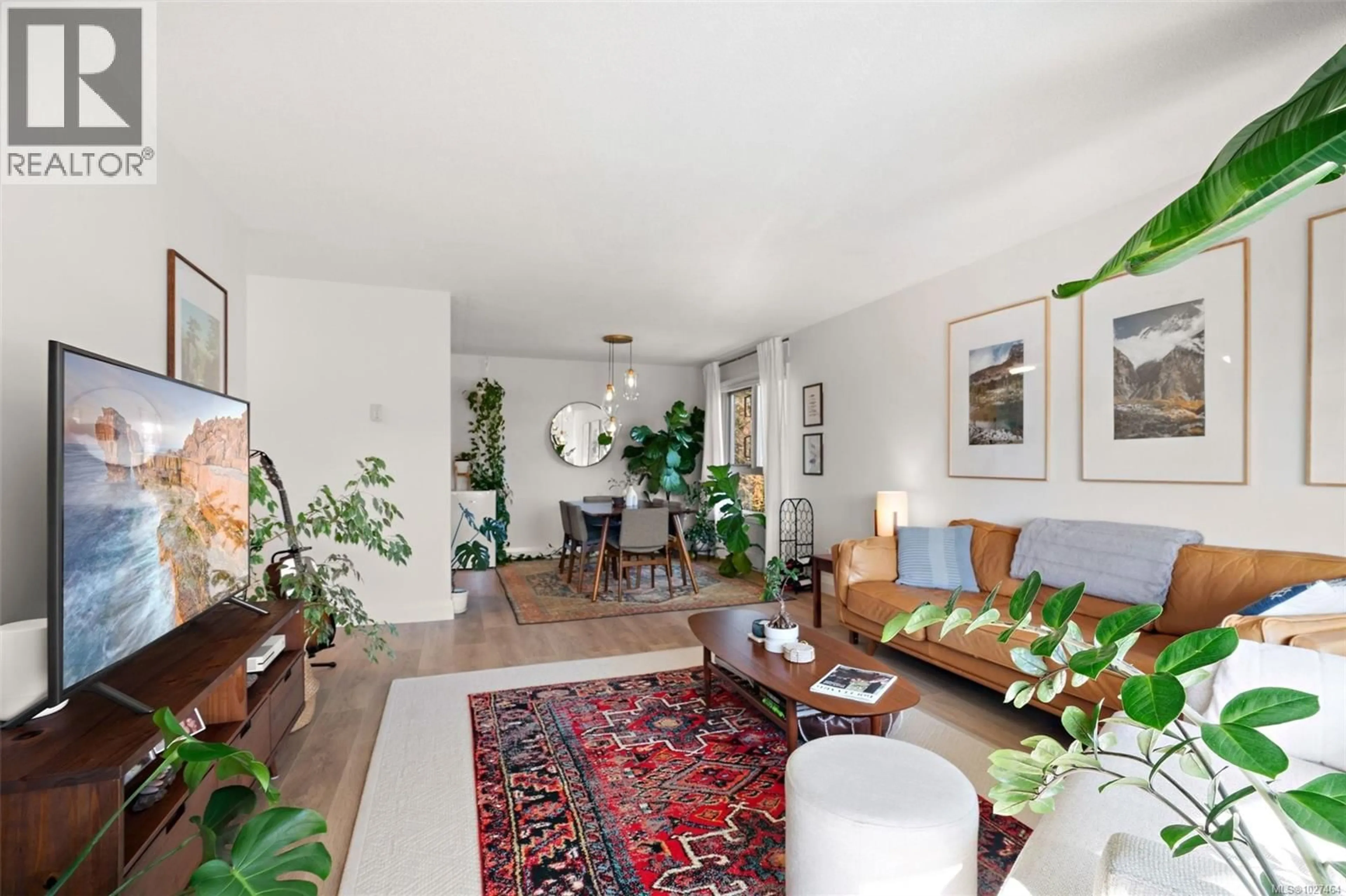 Living room with furniture, unknown for 301 - 1024 FAIRFIELD ROAD, Victoria British Columbia V8V3A7