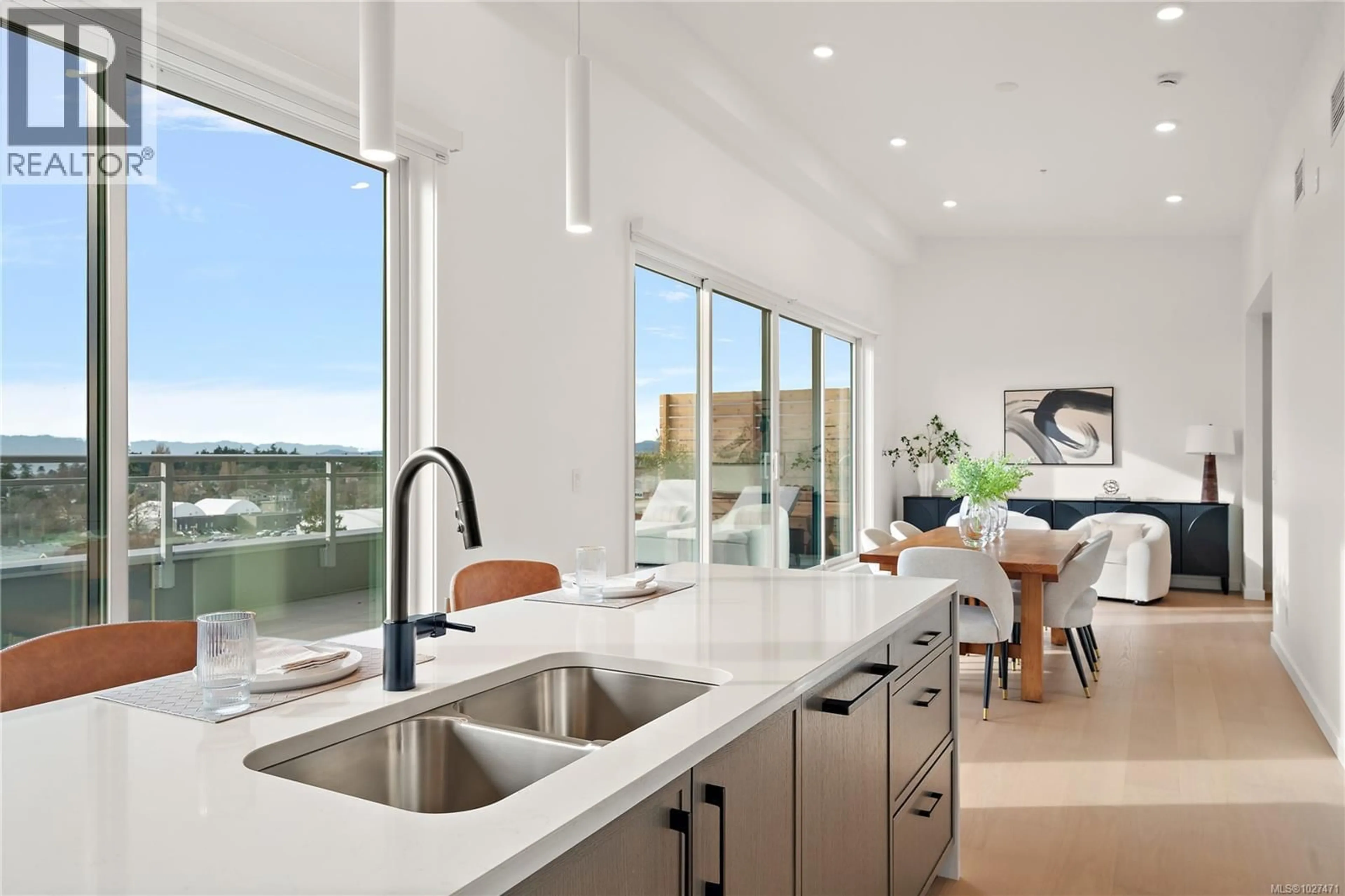 Open concept kitchen, ceramic/tile floor for 502 - 1102 ESQUIMALT ROAD, Esquimalt British Columbia V9A0L3