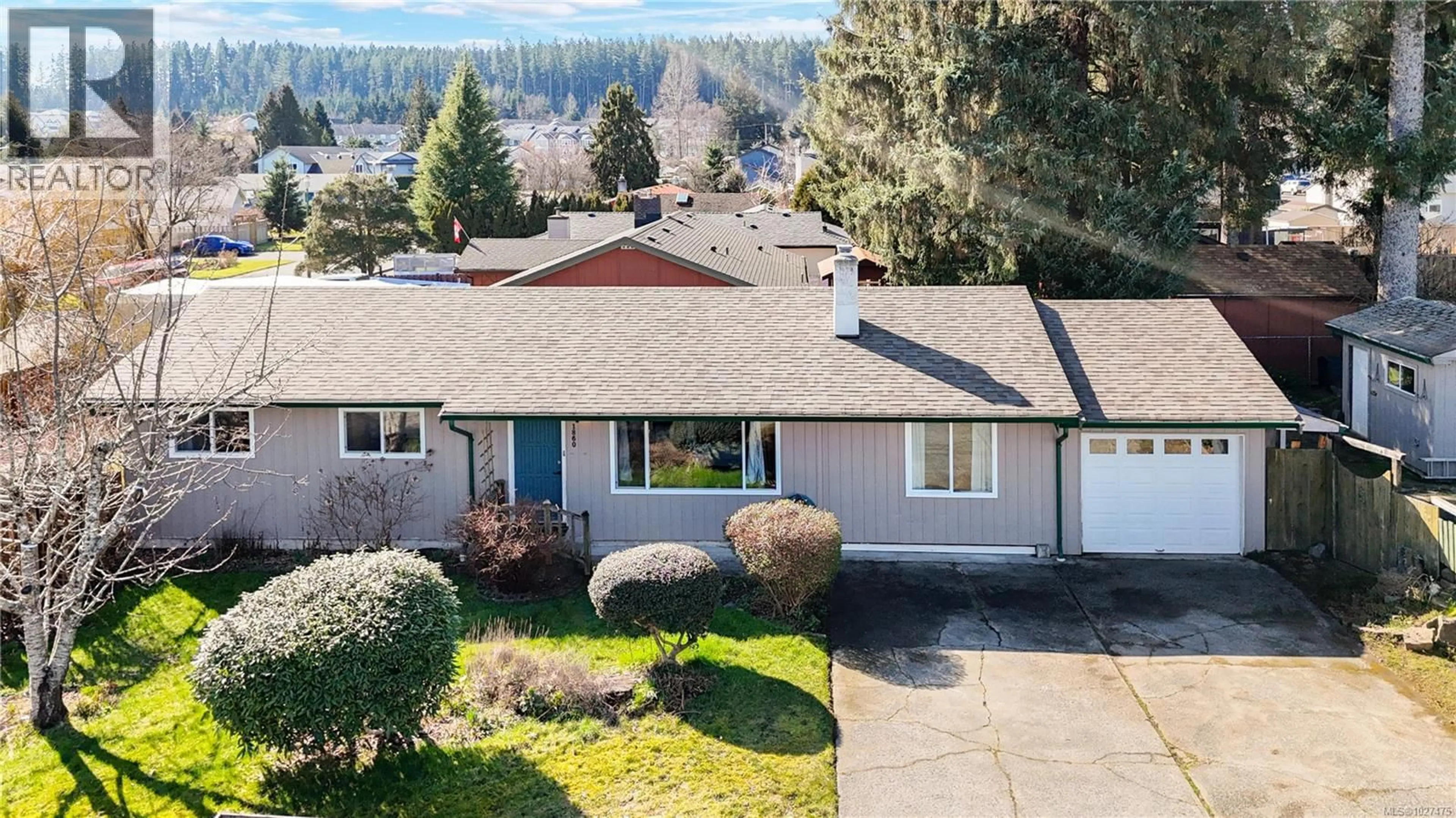 A pic from outside/outdoor area/front of a property/back of a property/a pic from drone, mountain view for 1860 CRANBERRY CIRCLE, Campbell River British Columbia V9W5P9