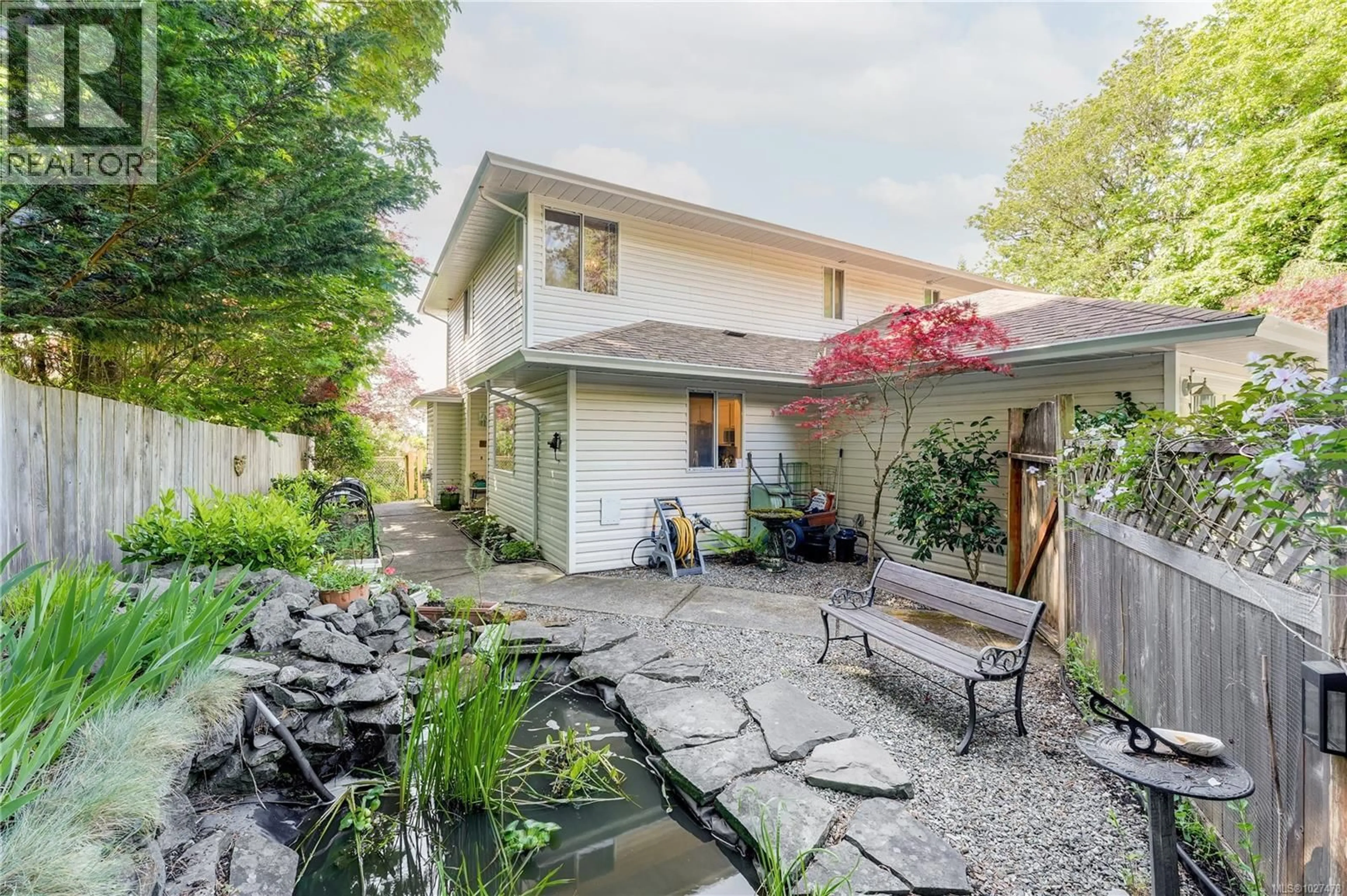 Patio, street for 2056 GLADYS PLACE, Sooke British Columbia V9Z0E6