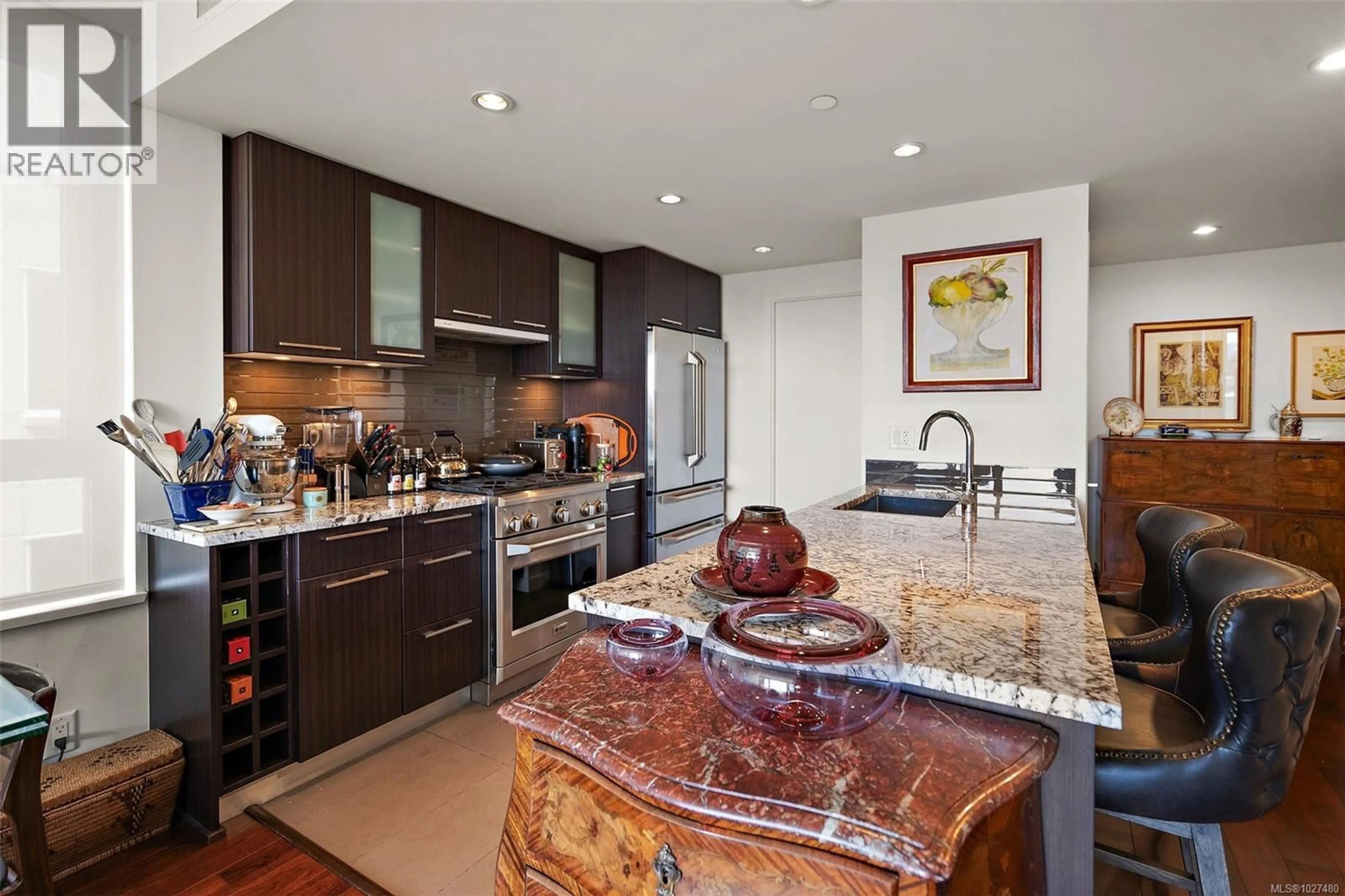 Contemporary kitchen, ceramic/tile floor for 504 - 608 BROUGHTON STREET, Victoria British Columbia V8W1C7