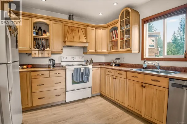 212 ALBION CRESCENT, Ucluelet 5