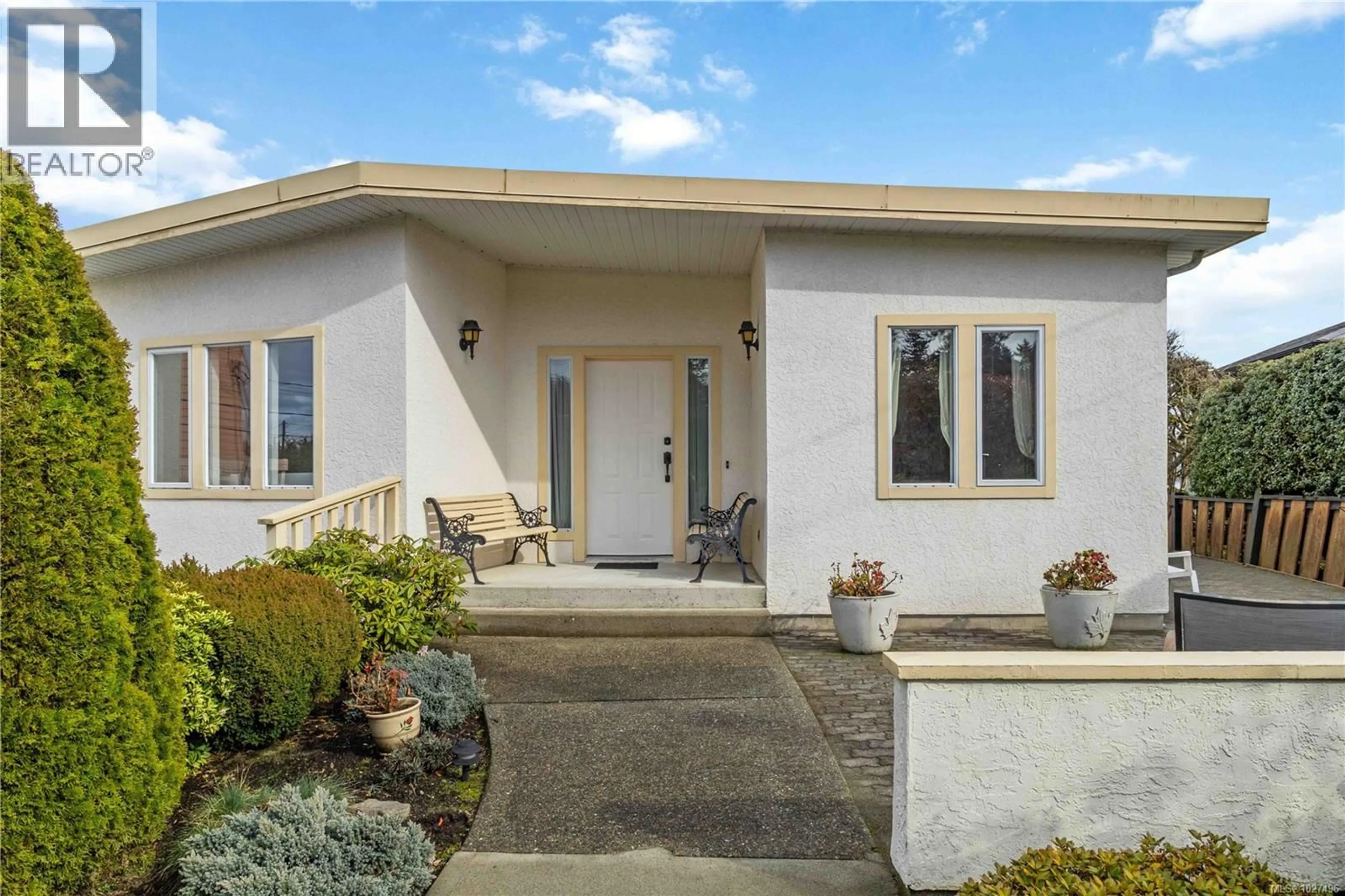 Home with vinyl exterior material, street for 8503 LOCHSIDE DRIVE, North Saanich British Columbia V8L1M5