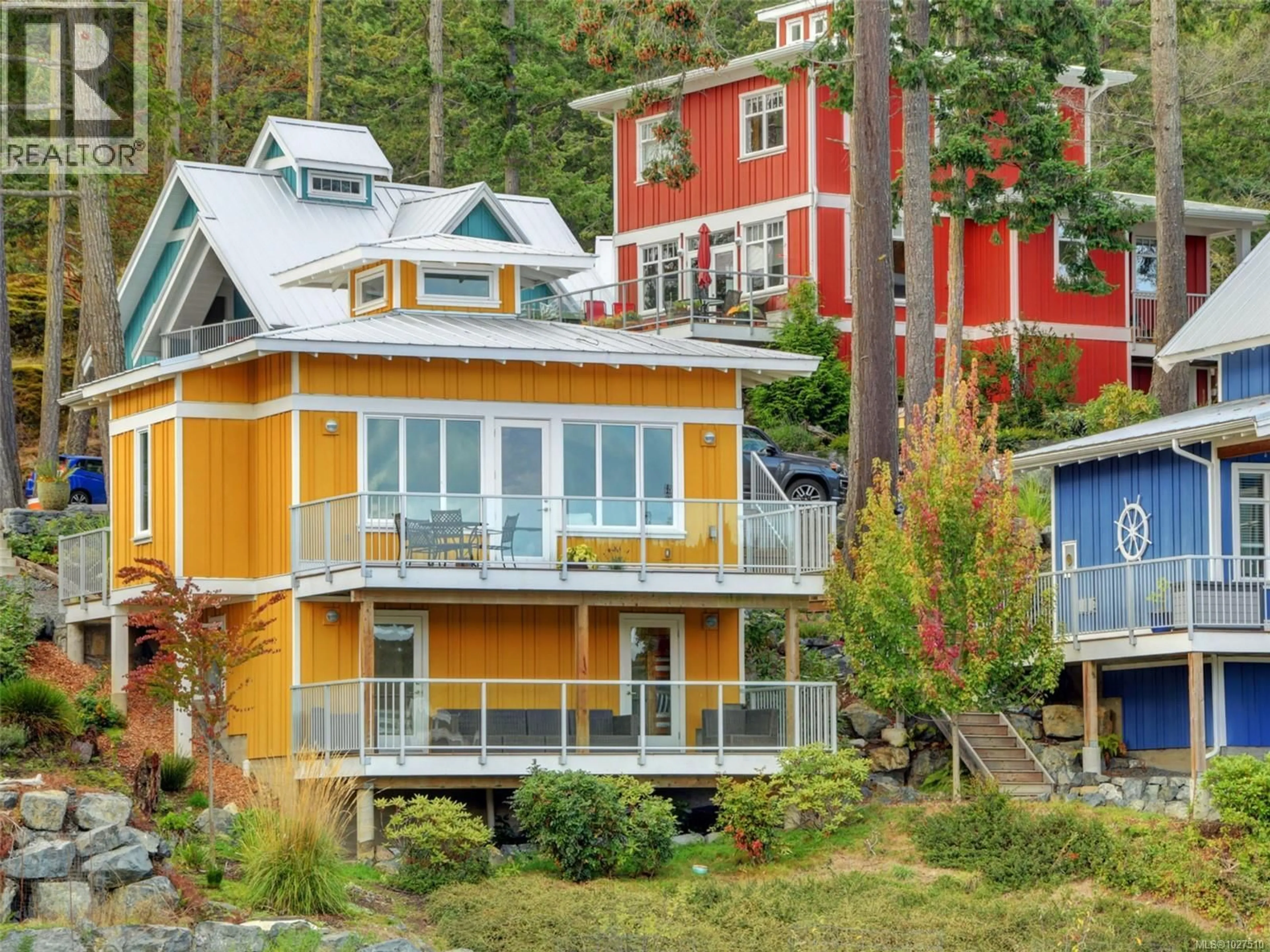 Home with vinyl exterior material, unknown for 125 HILLTOP CRESCENT, Sooke British Columbia V9Z1N6