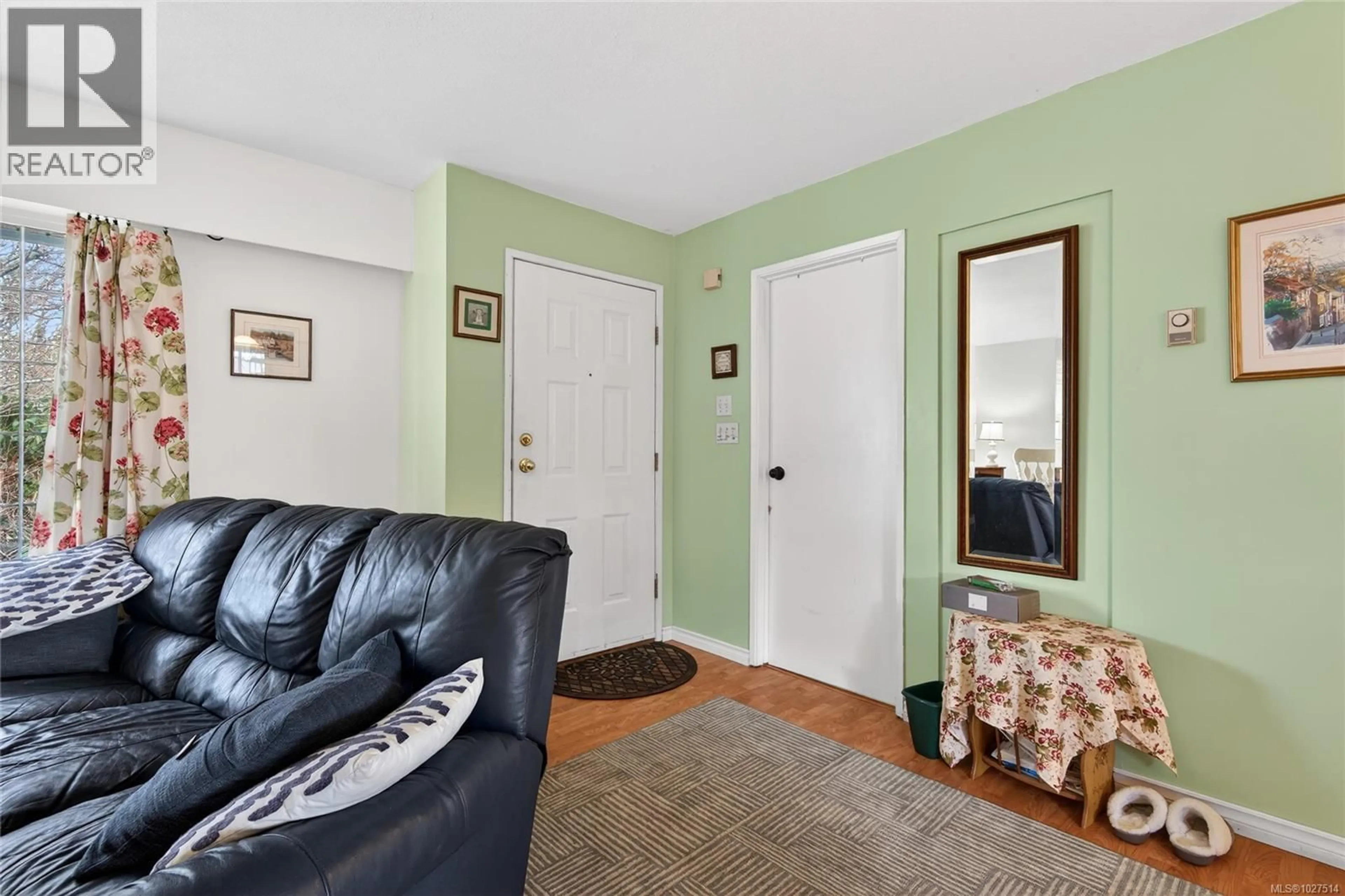 Living room with furniture, unknown for 755 KIT CRESCENT, Campbell River British Columbia V9H1P6