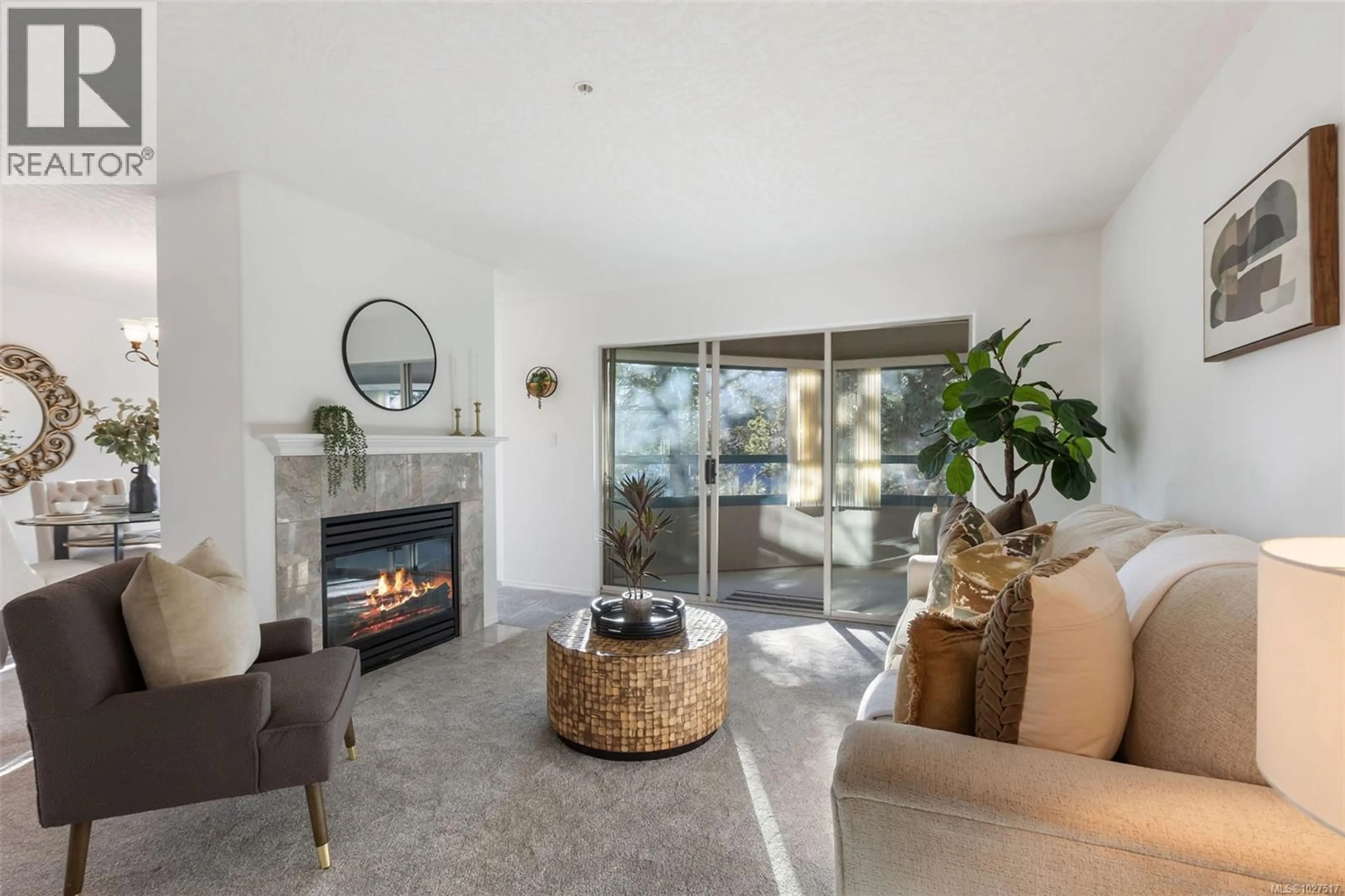 Living room with furniture, unknown for 305 - 1100 UNION ROAD, Saanich British Columbia V8P2J3