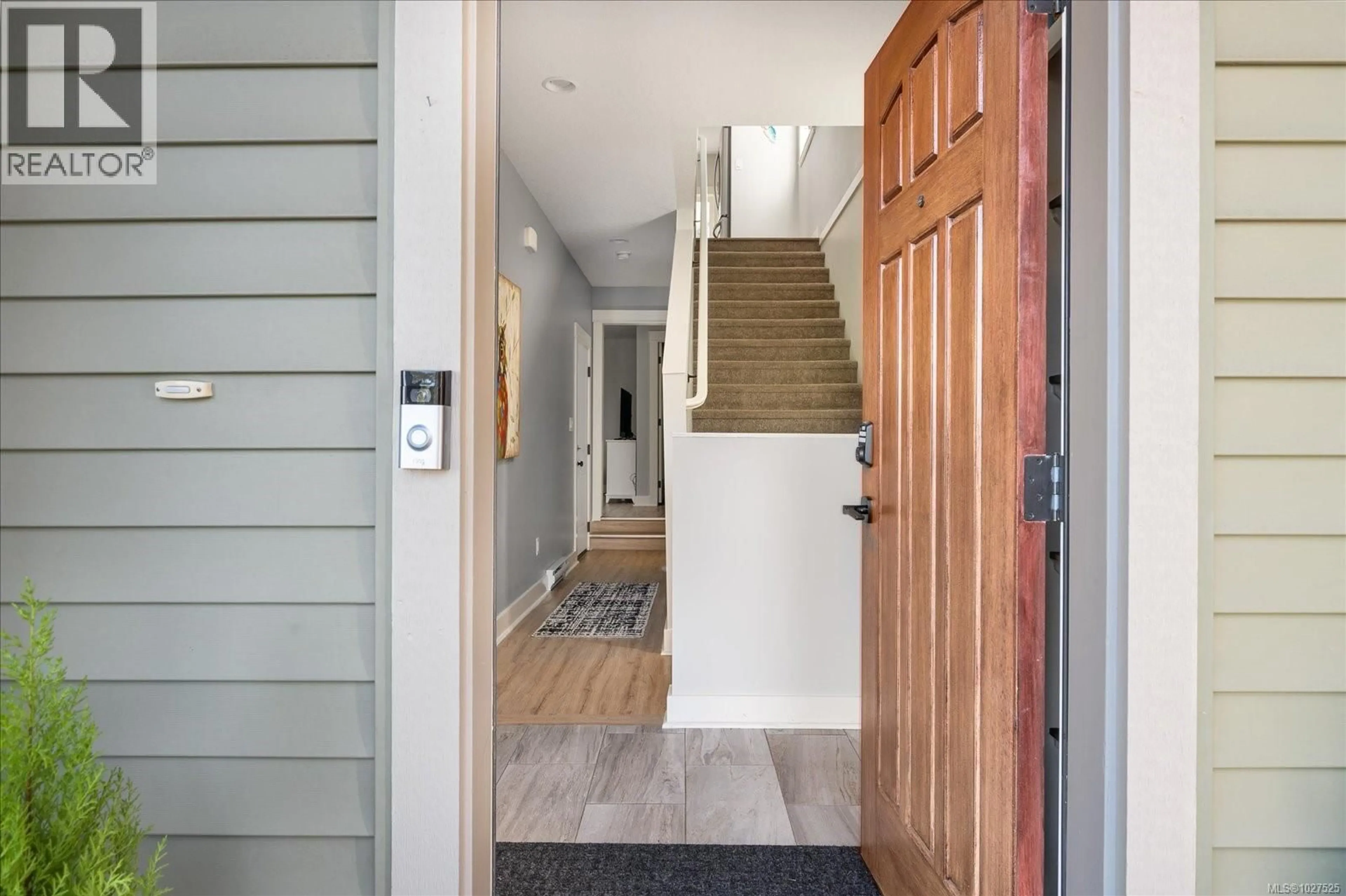 Indoor entryway for 109 AURORA WAY, Nanaimo British Columbia V9R6V4