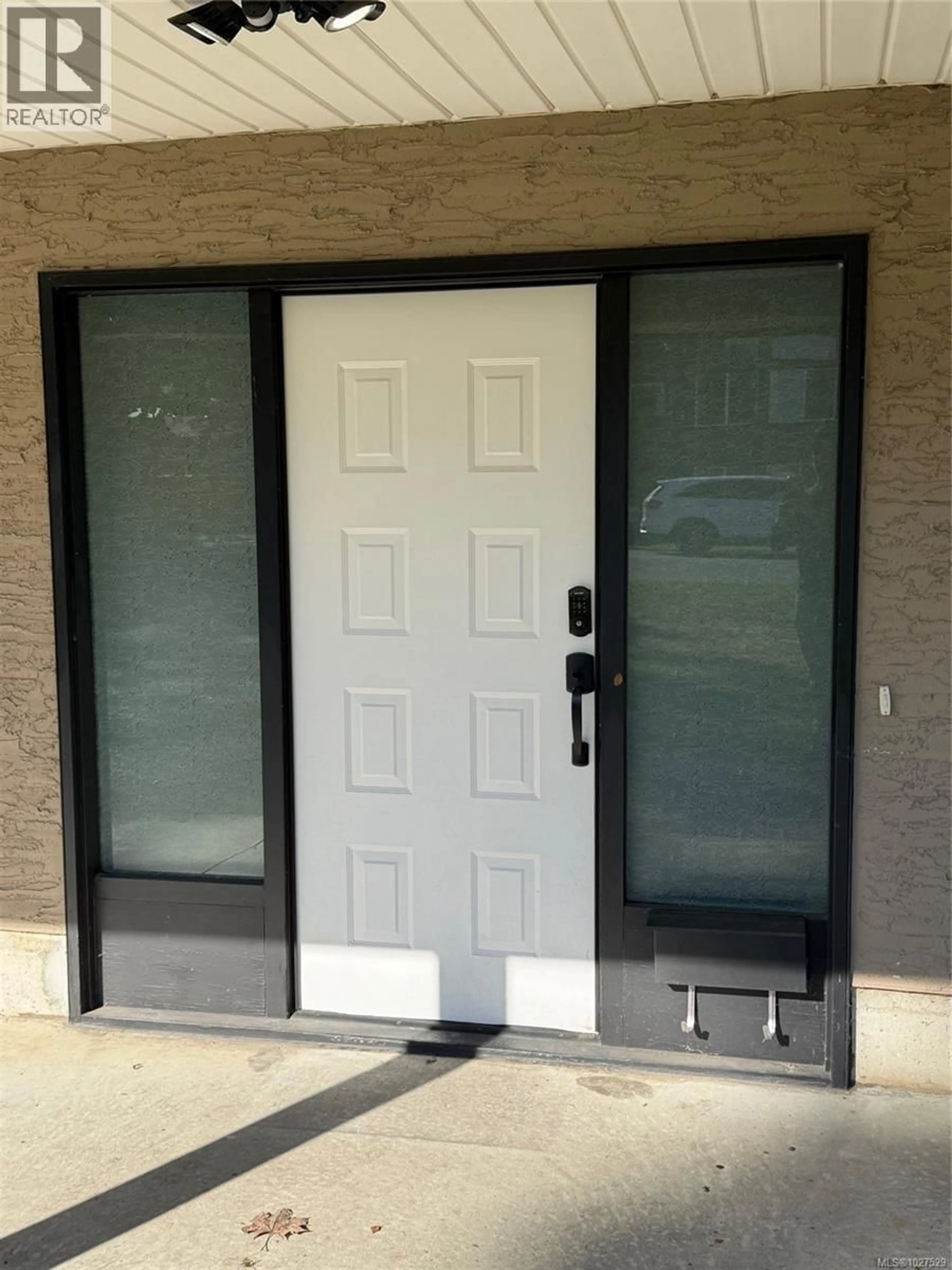 Indoor entryway for 1824 LATIMER ROAD, Nanaimo British Columbia V9S2W4