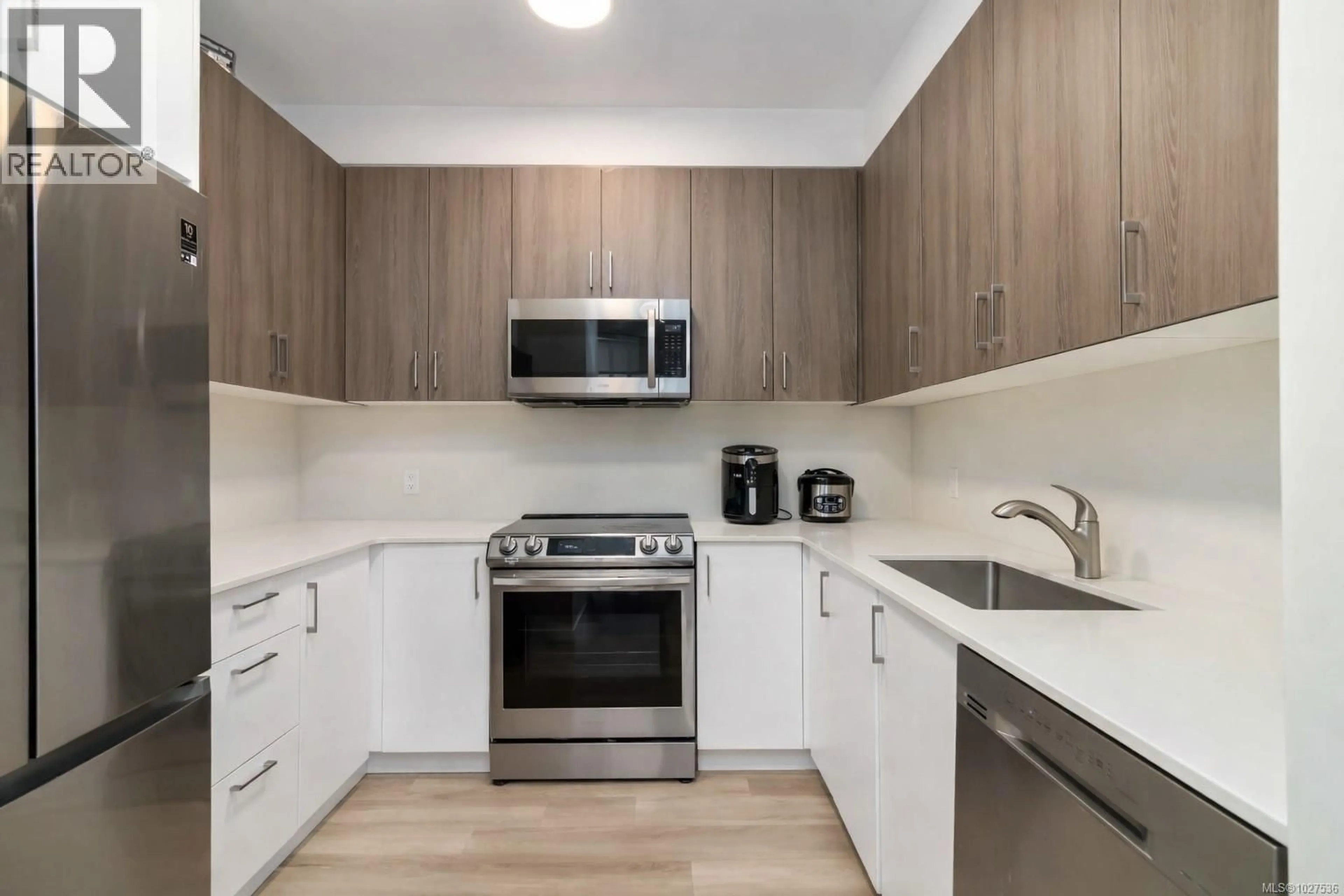 Standard kitchen, unknown for 202 - 815 ORONO AVENUE, Langford British Columbia V9B2T9