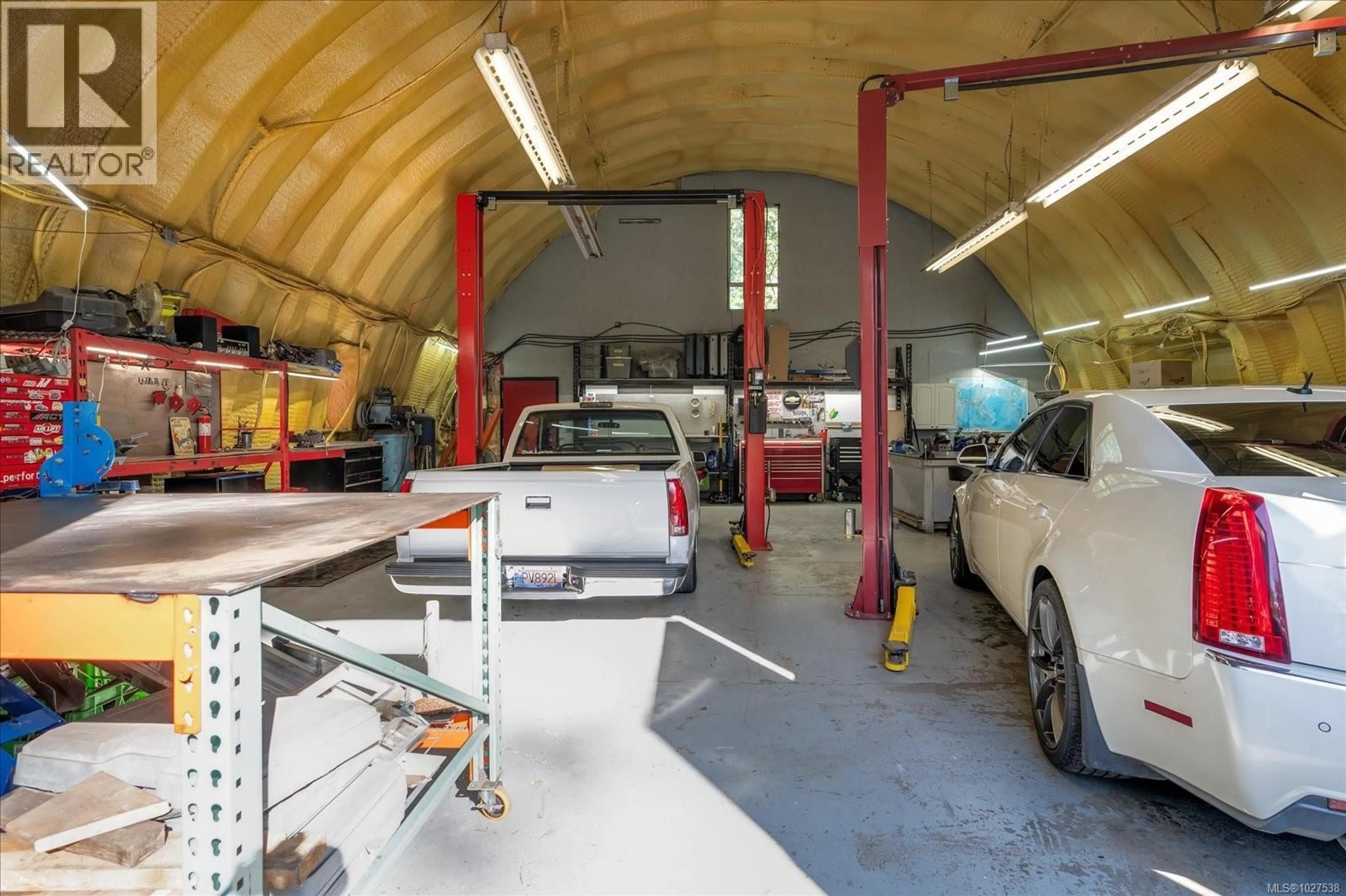 Indoor garage for 6580 PHANTOM ROAD, Lantzville British Columbia V0R2H0
