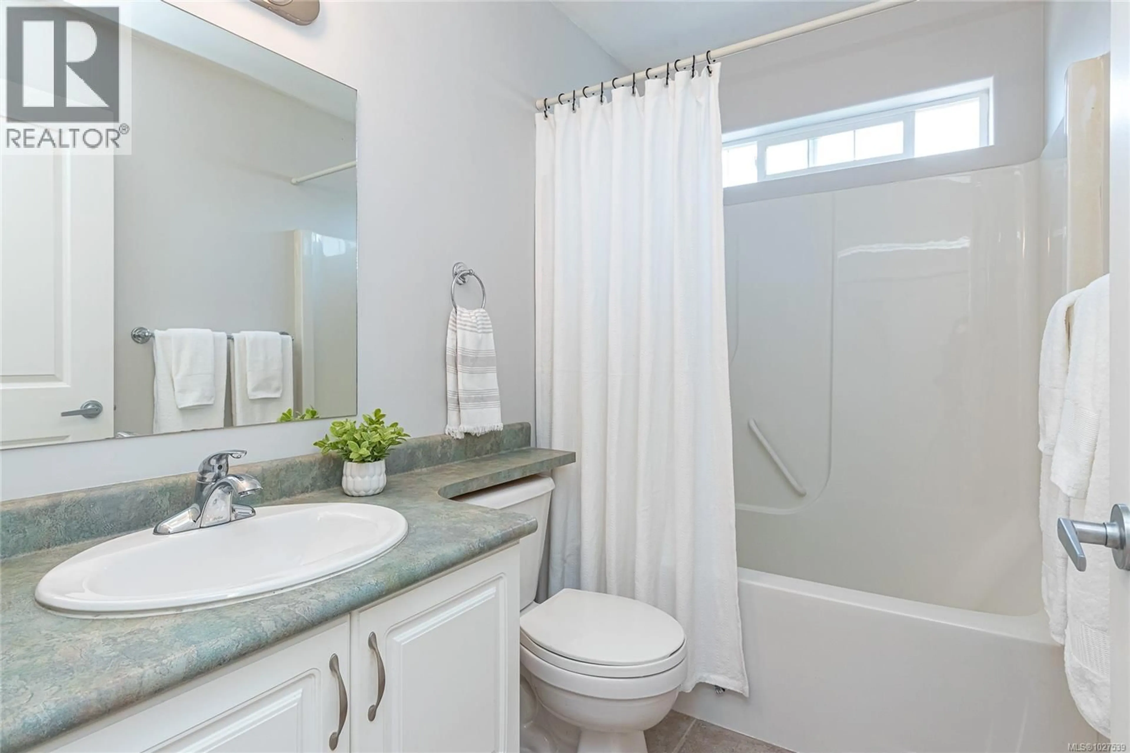 Standard bathroom, ceramic/tile floor for 203 - 2844 BRYN MAUR ROAD, Langford British Columbia V9B3T4
