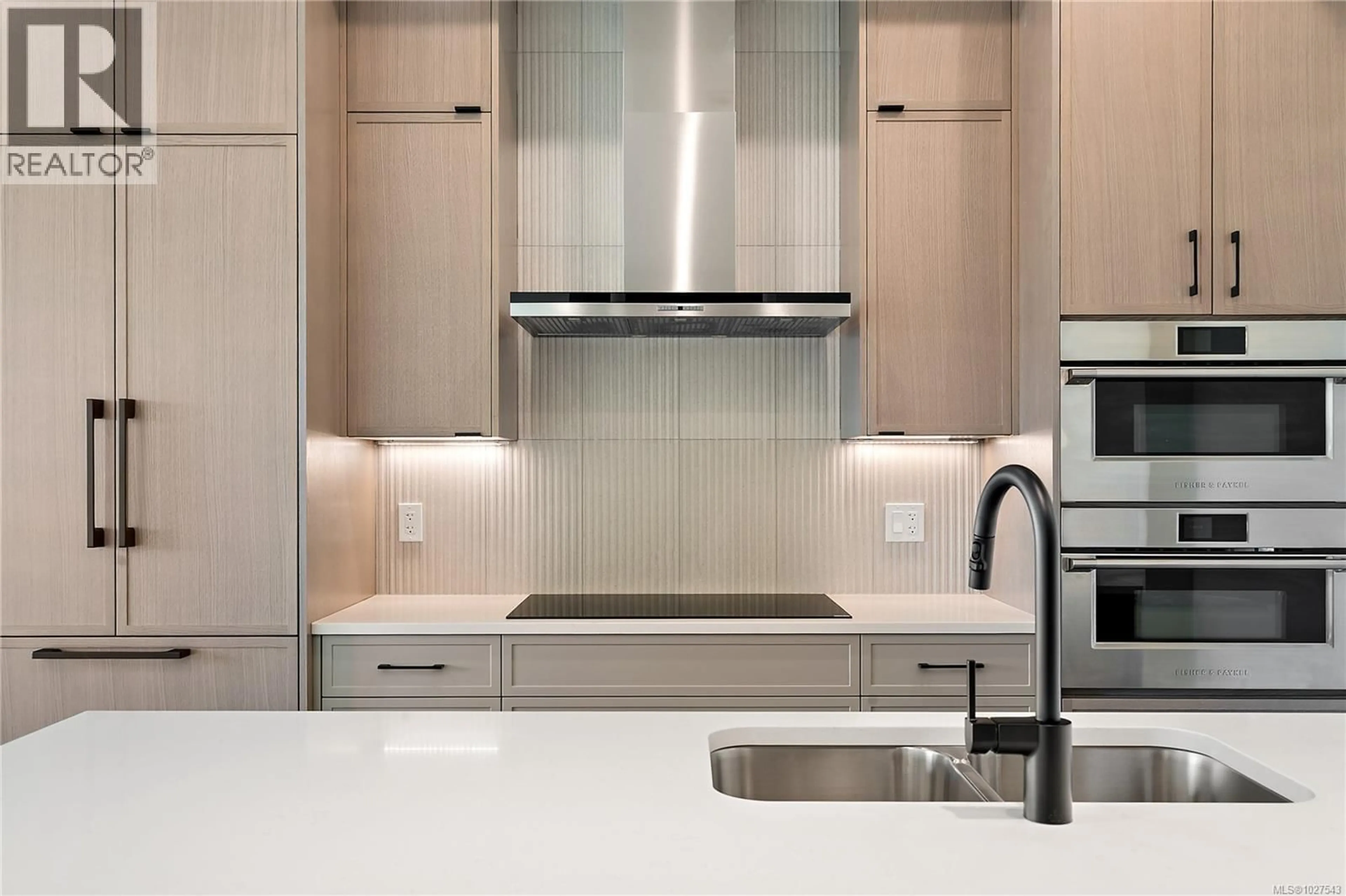 Contemporary kitchen, unknown for 503 - 1102 ESQUIMALT ROAD, Esquimalt British Columbia V9A0L3