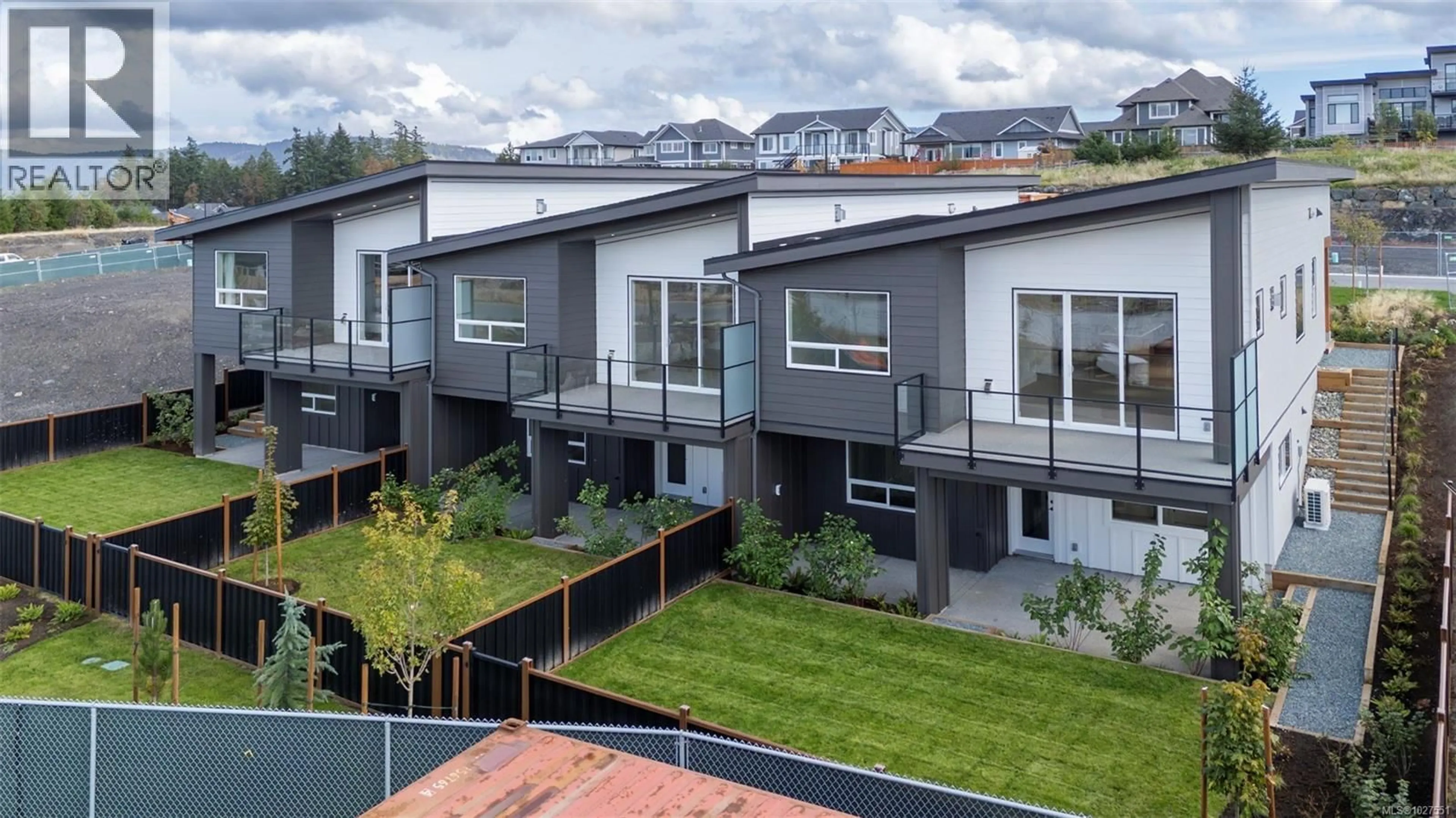 A pic from outside/outdoor area/front of a property/back of a property/a pic from drone, unknown for 125 - 3116 WOODRUSH DRIVE, Duncan British Columbia V9L0G1