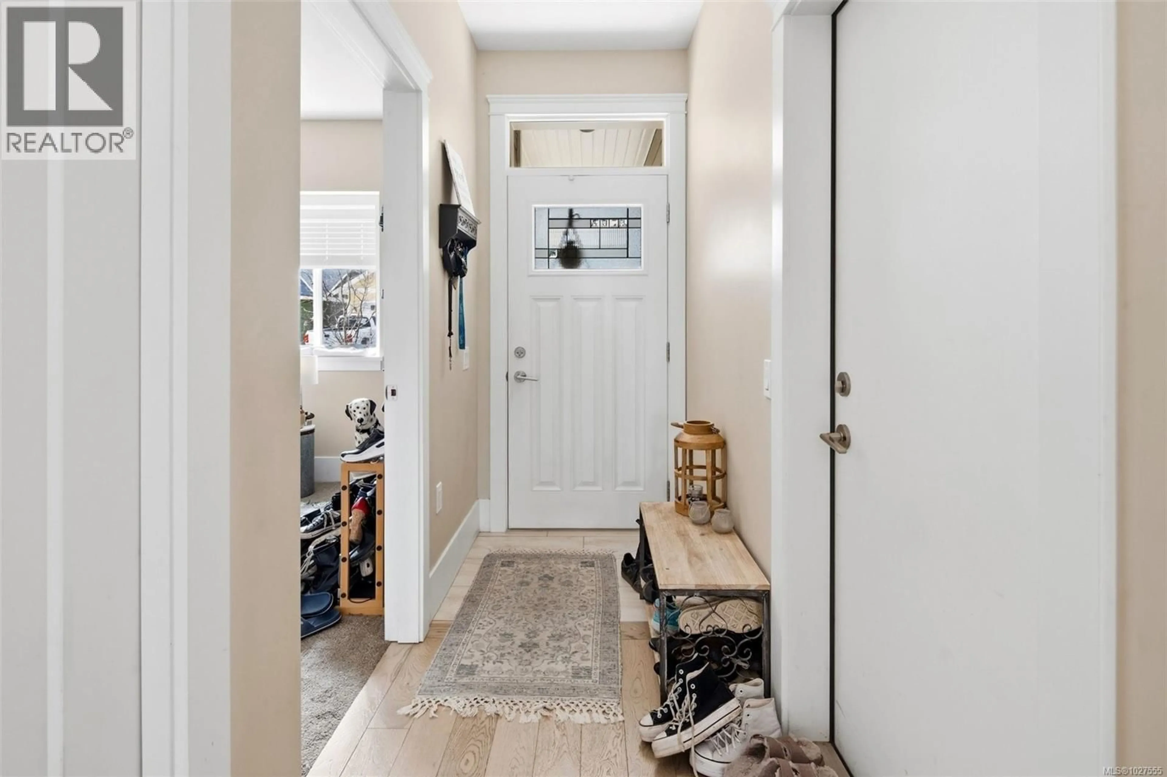 Indoor entryway for 275 EDGEWOOD CRESCENT, Duncan British Columbia V9L0G6