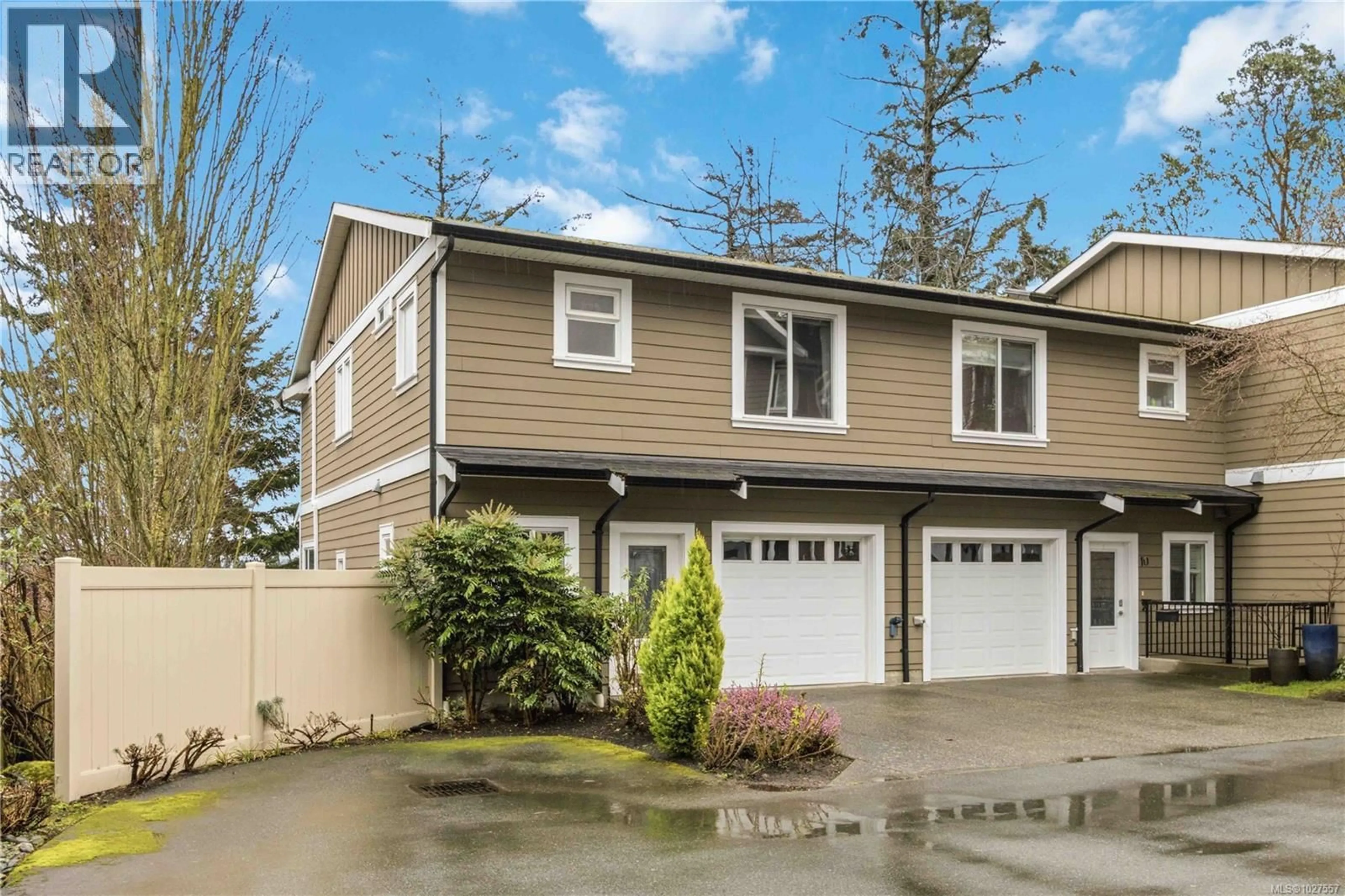 Home with vinyl exterior material, street for 11 - 6961 EAST SAANICH ROAD, Central Saanich British Columbia V8Z0A9