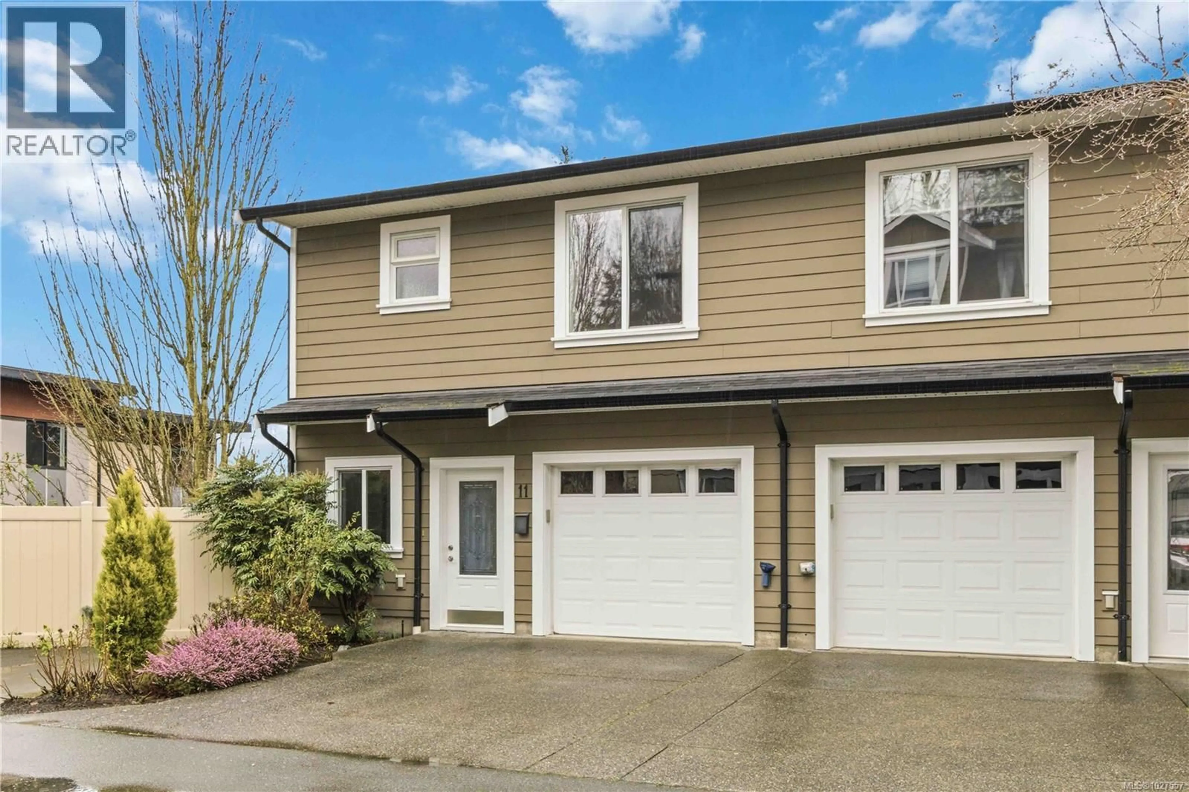 Home with vinyl exterior material, street for 11 - 6961 EAST SAANICH ROAD, Central Saanich British Columbia V8Z0A9