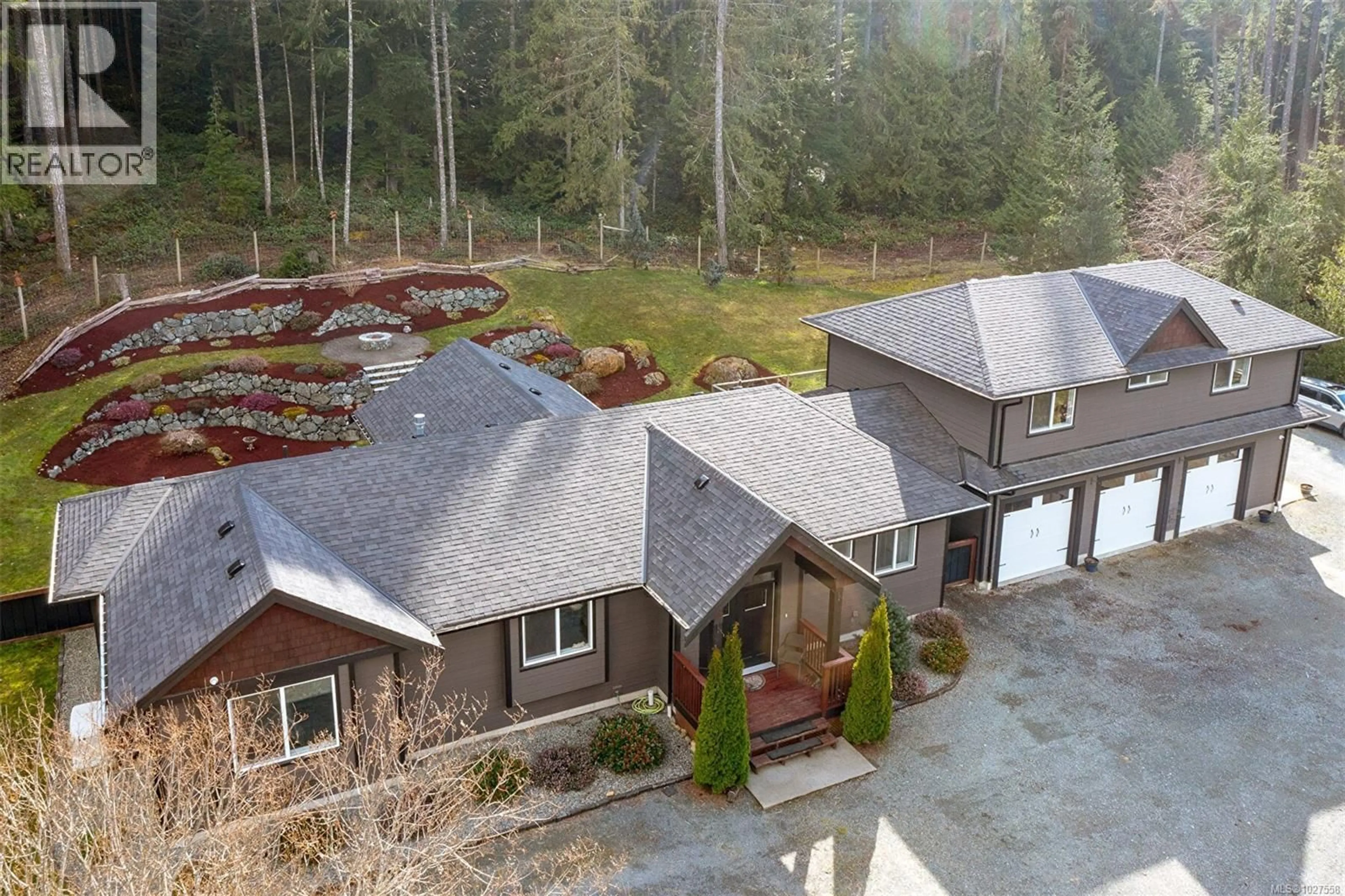 A pic from outside/outdoor area/front of a property/back of a property/a pic from drone, unknown for 2840 WOODCROFT PLACE, Shawnigan Lake British Columbia V0R2W1