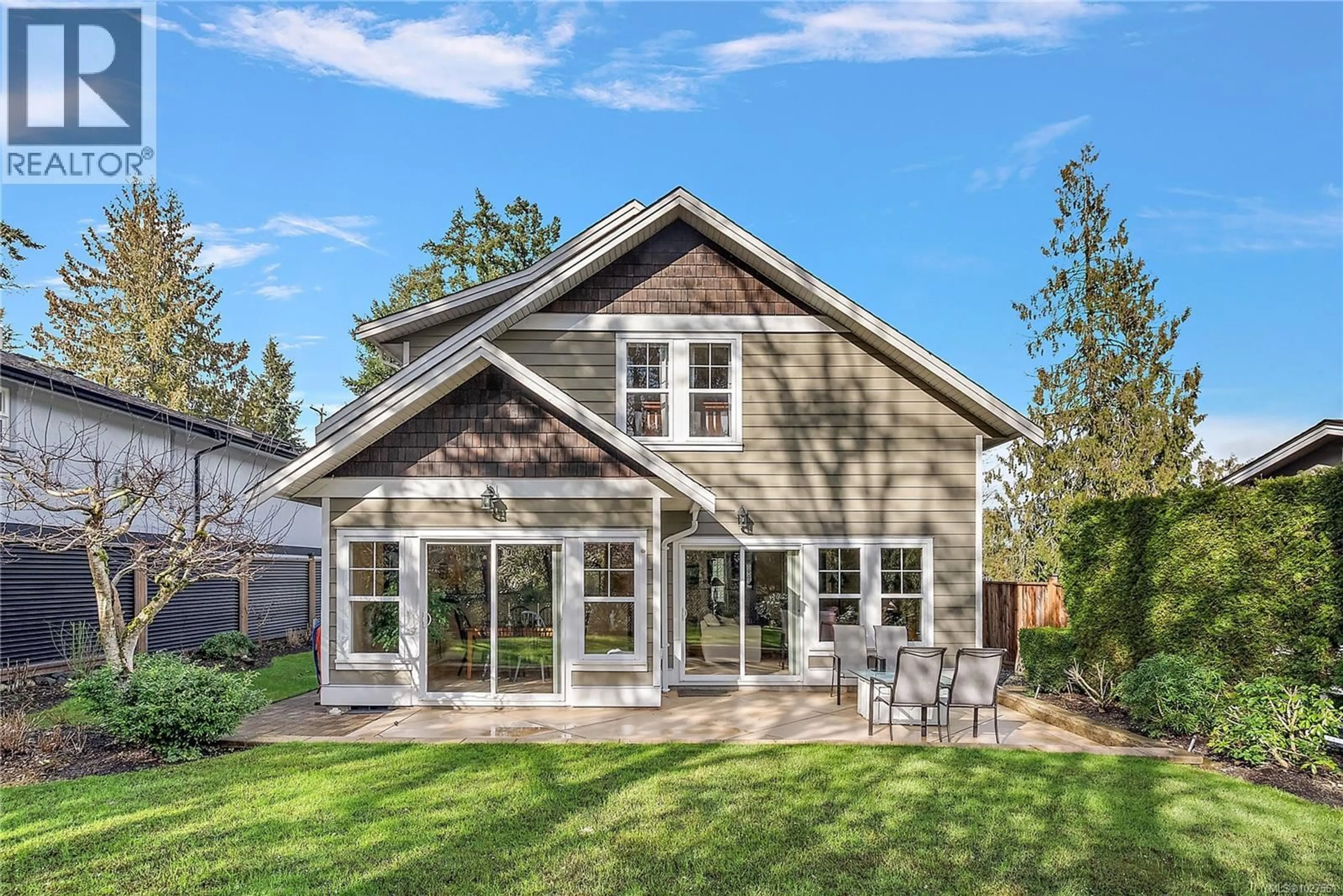 Home with vinyl exterior material, unknown for 10953 MADRONA DRIVE, North Saanich British Columbia V8L5P2