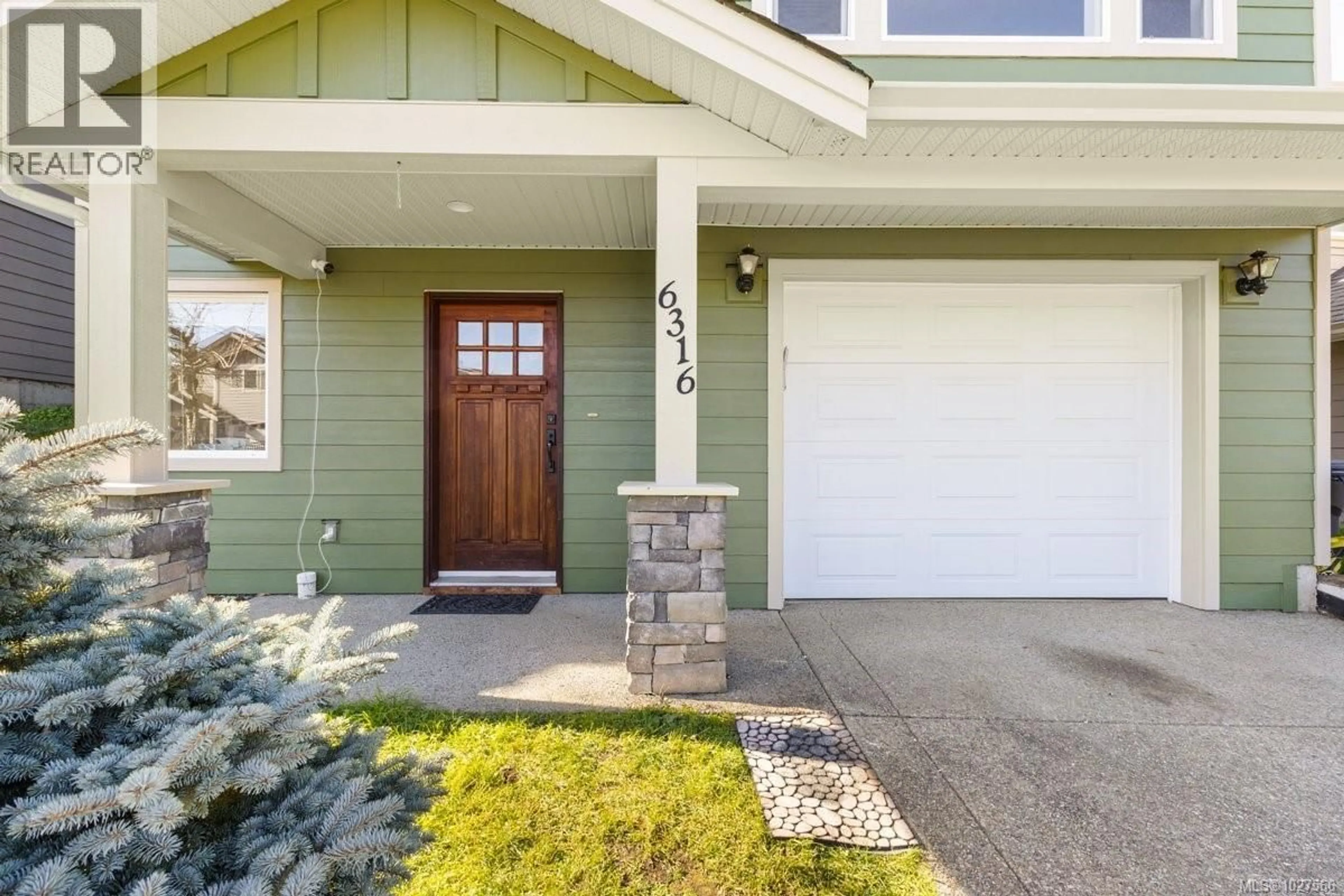 Home with vinyl exterior material, street for 6316 ARDEA PLACE, Duncan British Columbia V9L0B7