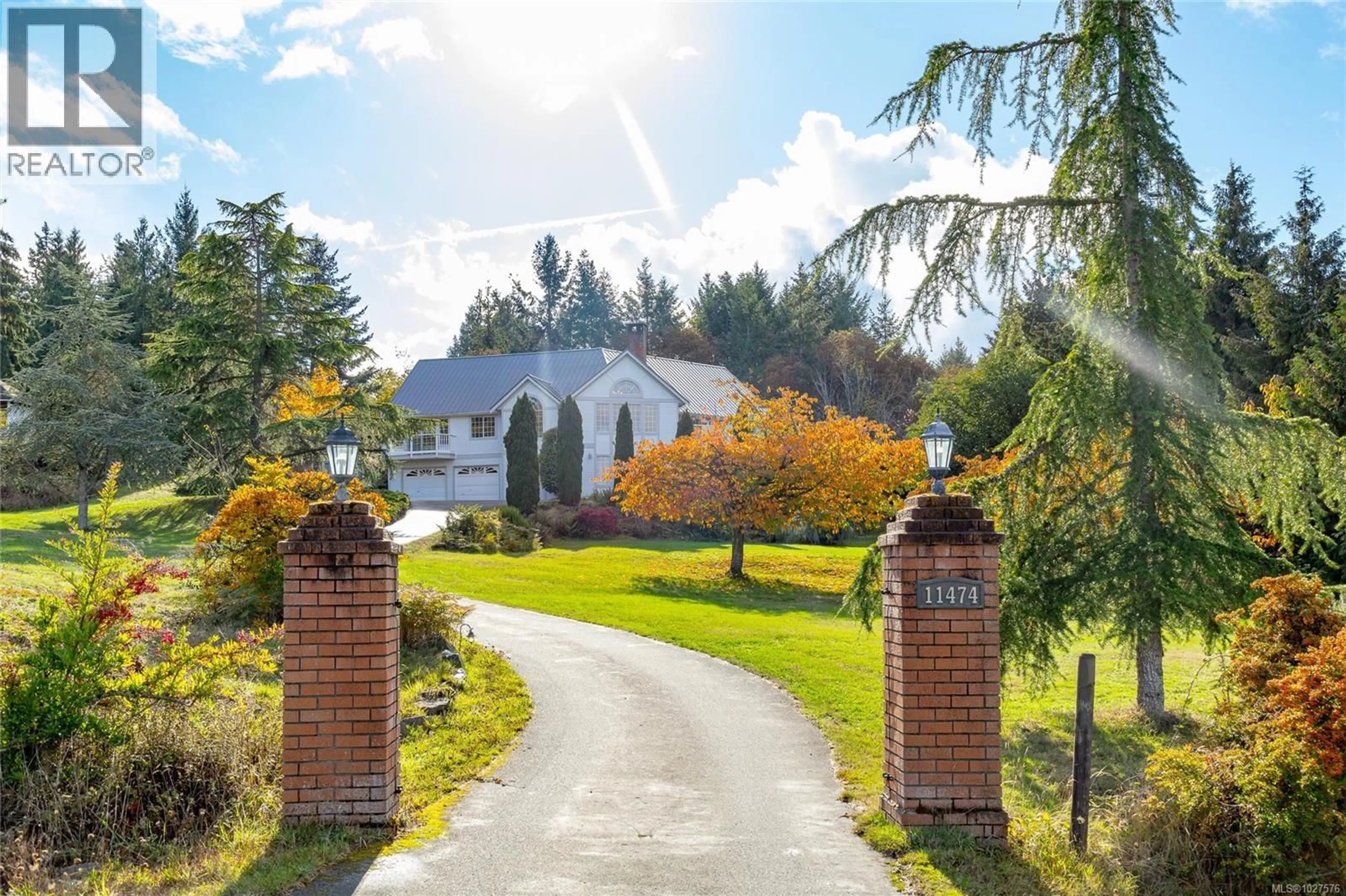 A pic from outside/outdoor area/front of a property/back of a property/a pic from drone, street for 11474 SUMAC DRIVE, North Saanich British Columbia V8L5J8