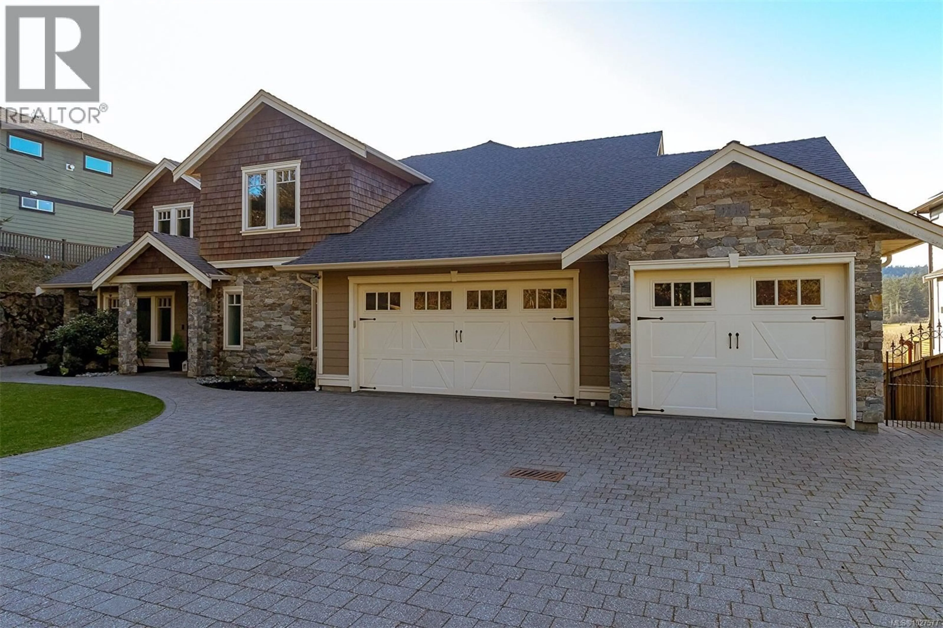 Home with brick exterior material, street for 4148 HOLLAND AVENUE, Saanich British Columbia V8Z5K4