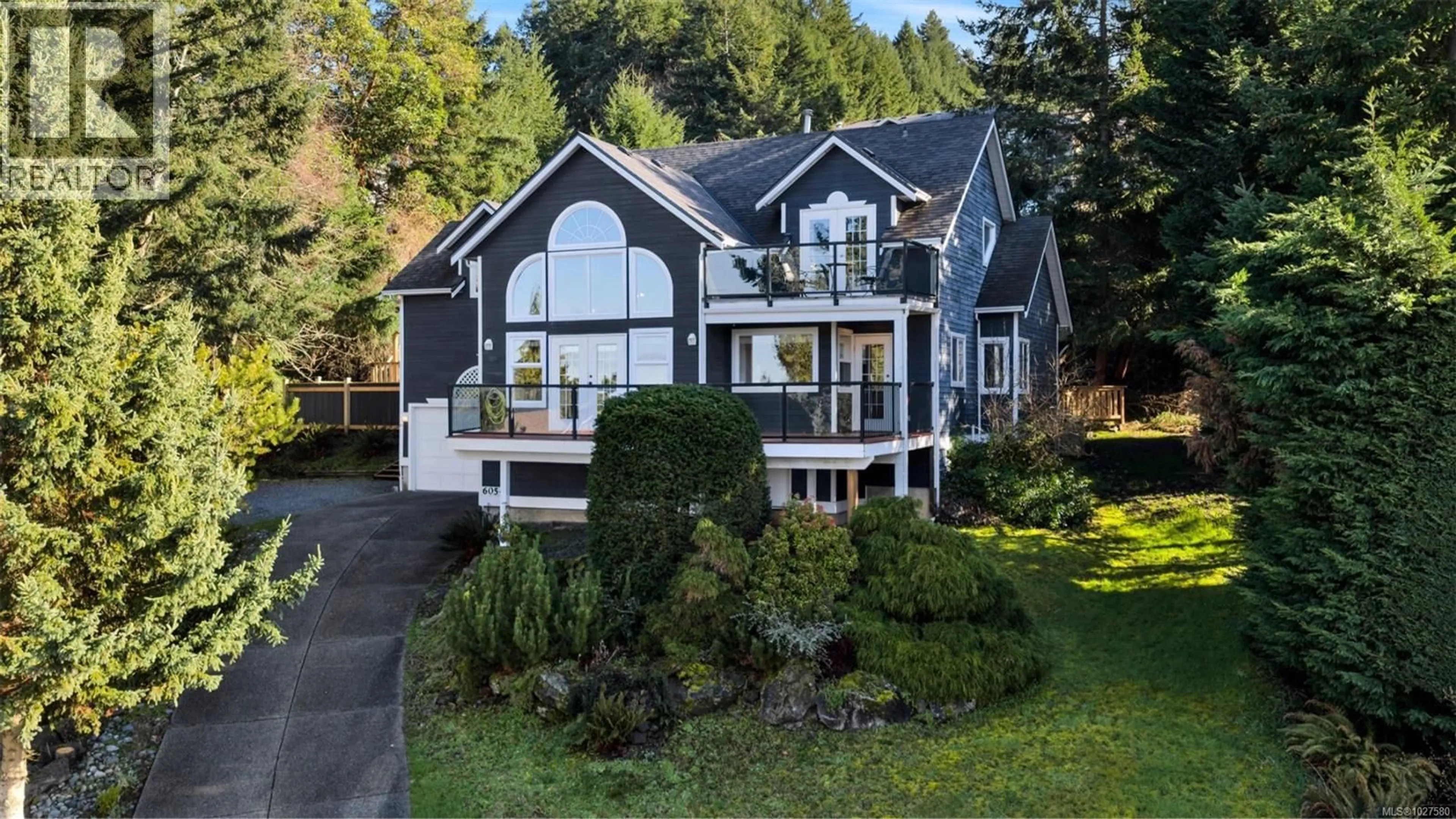 A pic from outside/outdoor area/front of a property/back of a property/a pic from drone, unknown for 6054 CHIPPEWA ROAD, Duncan British Columbia V9L5P5