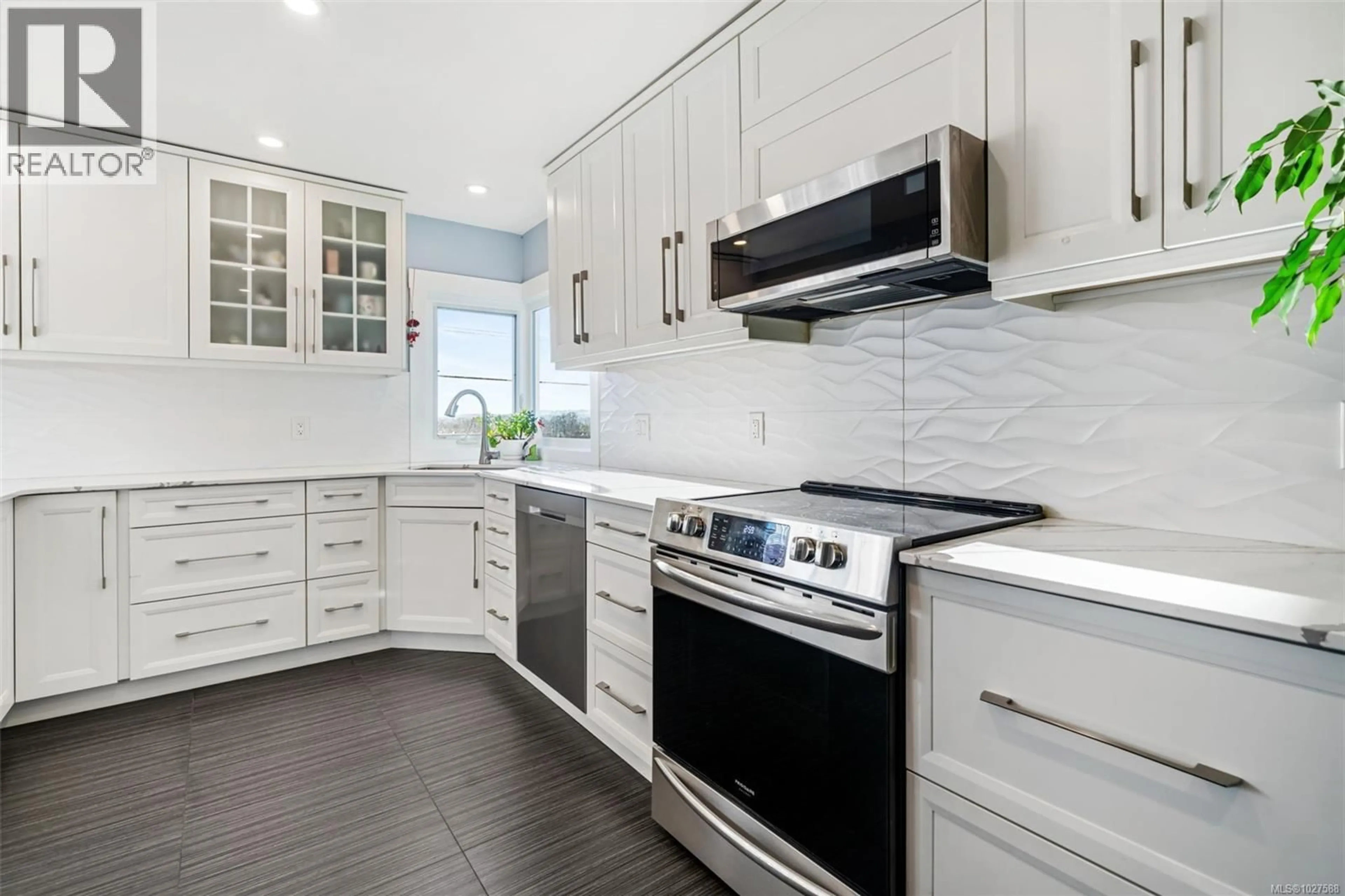 Contemporary kitchen, ceramic/tile floor for 730 BURNSIDE ROAD WEST, Saanich British Columbia V8Z1N1