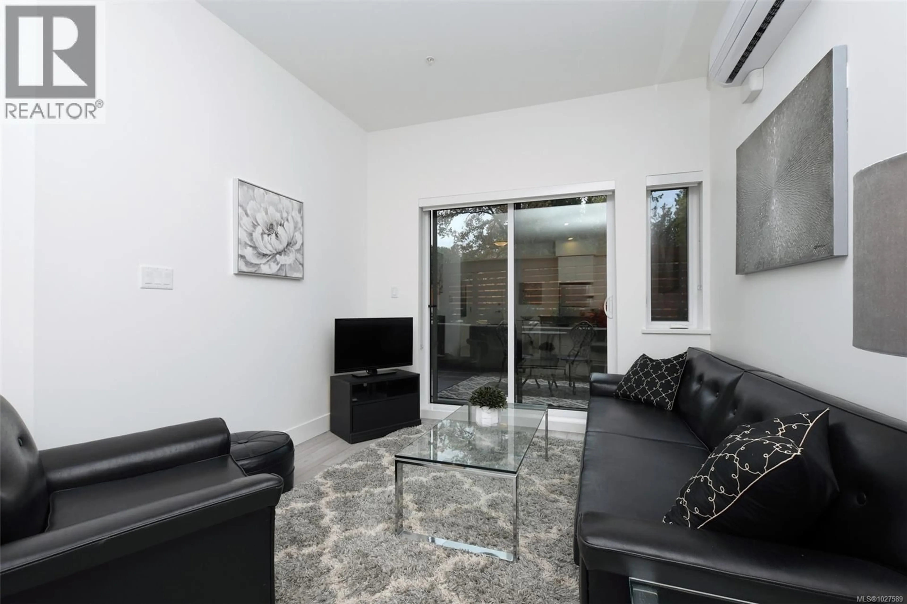 Living room with furniture, unknown for 101 - 991 MCKENZIE AVENUE, Saanich British Columbia V8X0B5