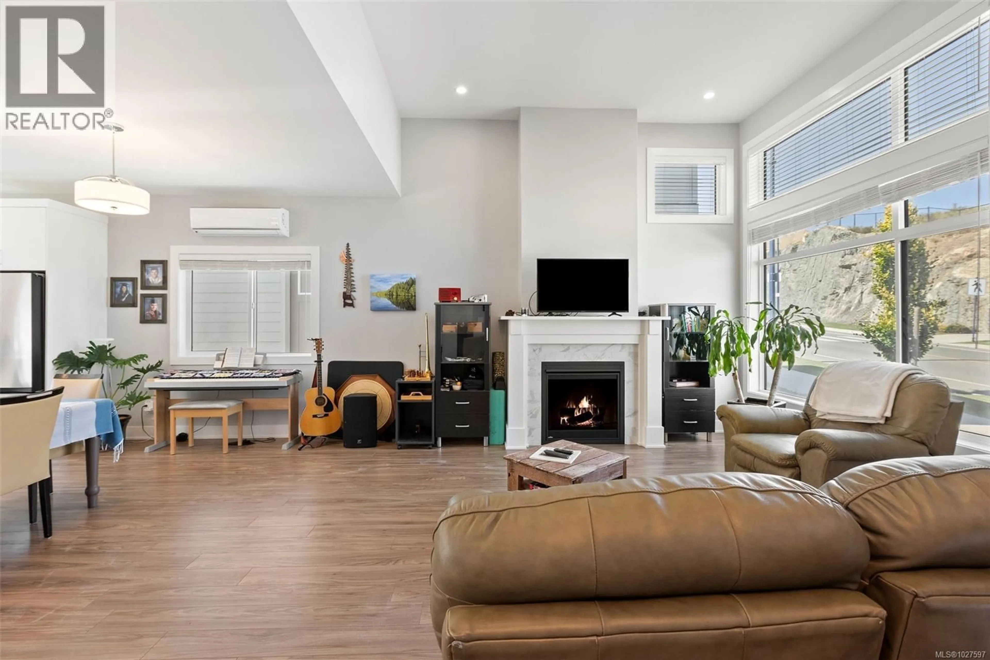 Living room with furniture, unknown for 2911 CONSTELLATION AVENUE, Langford British Columbia V9B6Z7