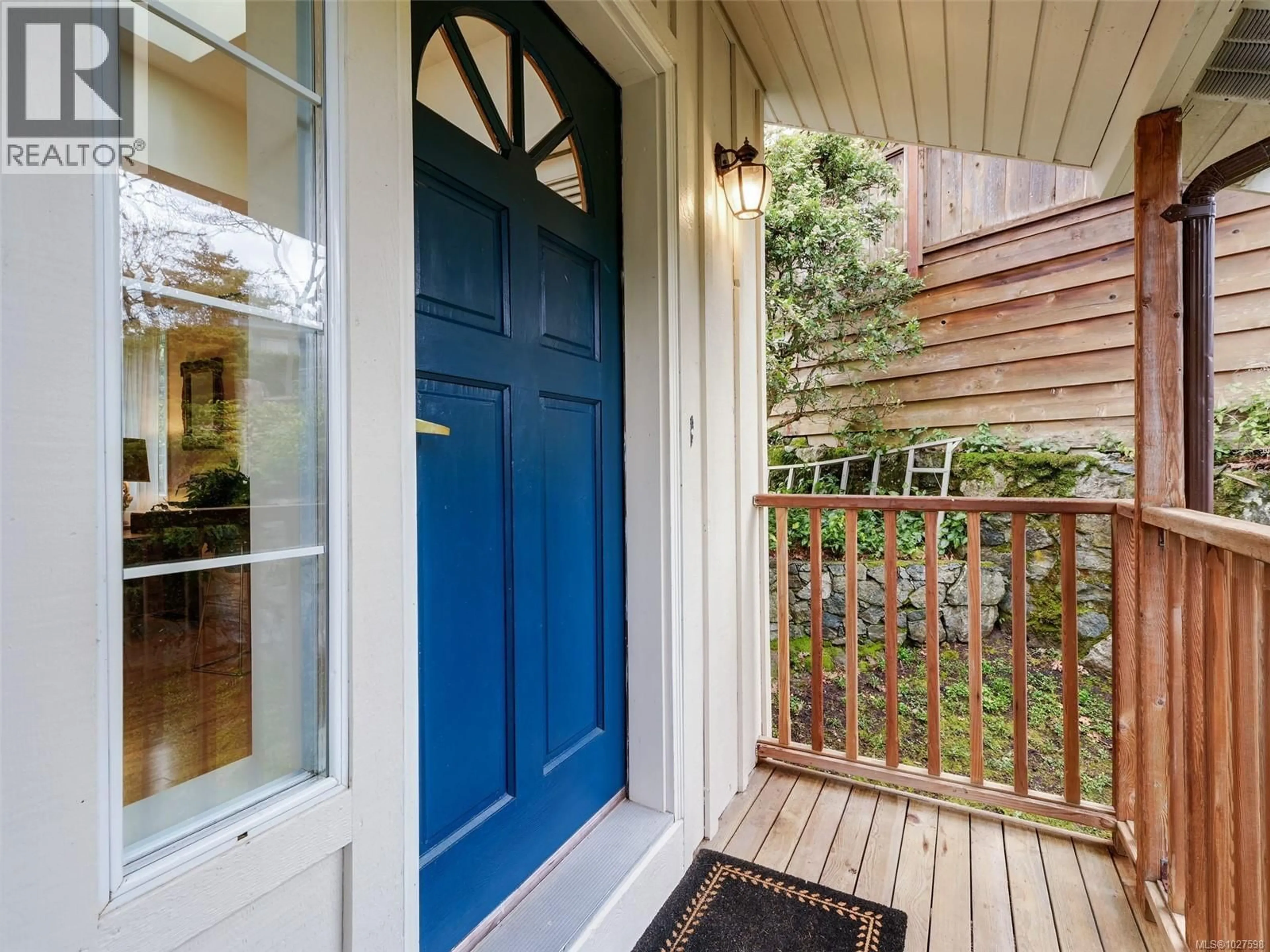 Indoor entryway for 3512 PLYMOUTH ROAD, Oak Bay British Columbia V8P4X4