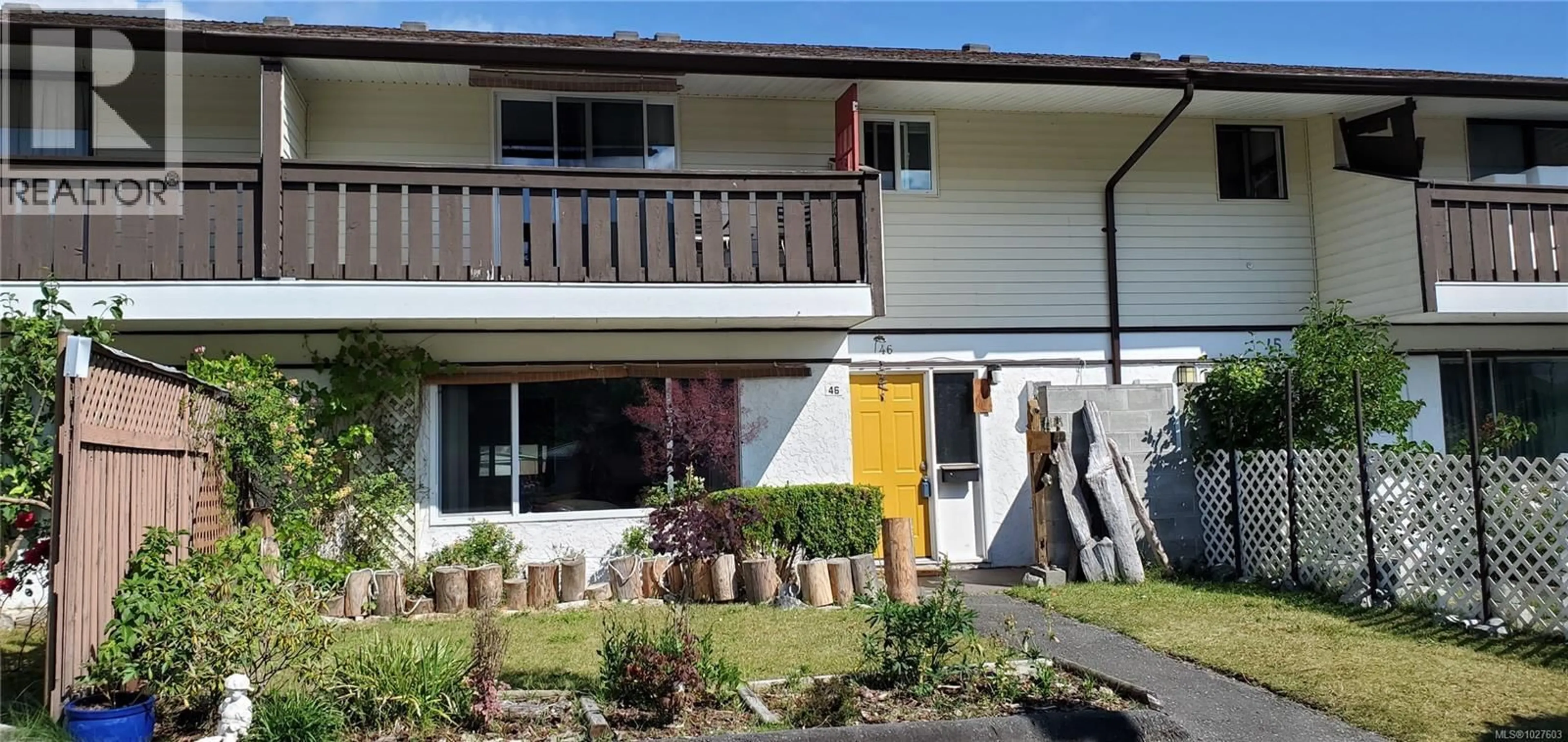 Home with vinyl exterior material, street for 46 - 500 MUCHALAT PLACE, Gold River British Columbia V0P1G0